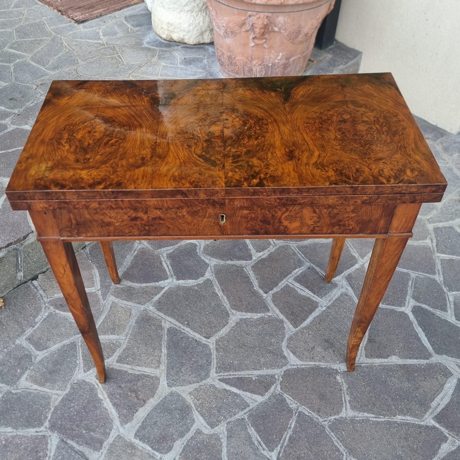 Italian Direttorio 1800 Walnut Root Game Table For Sale