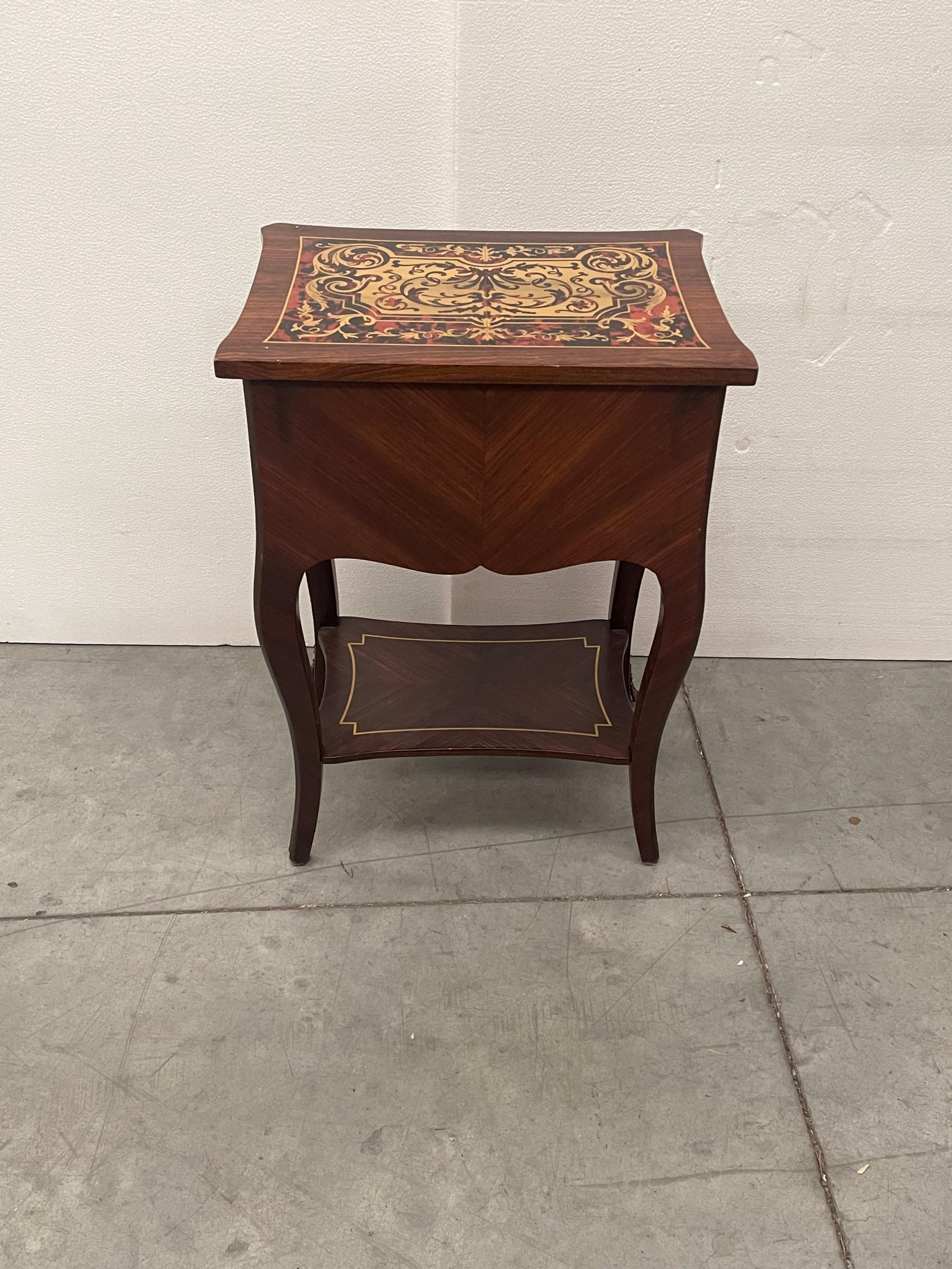 Louis XV work table panelled in rosewood and bois rose For Sale 3