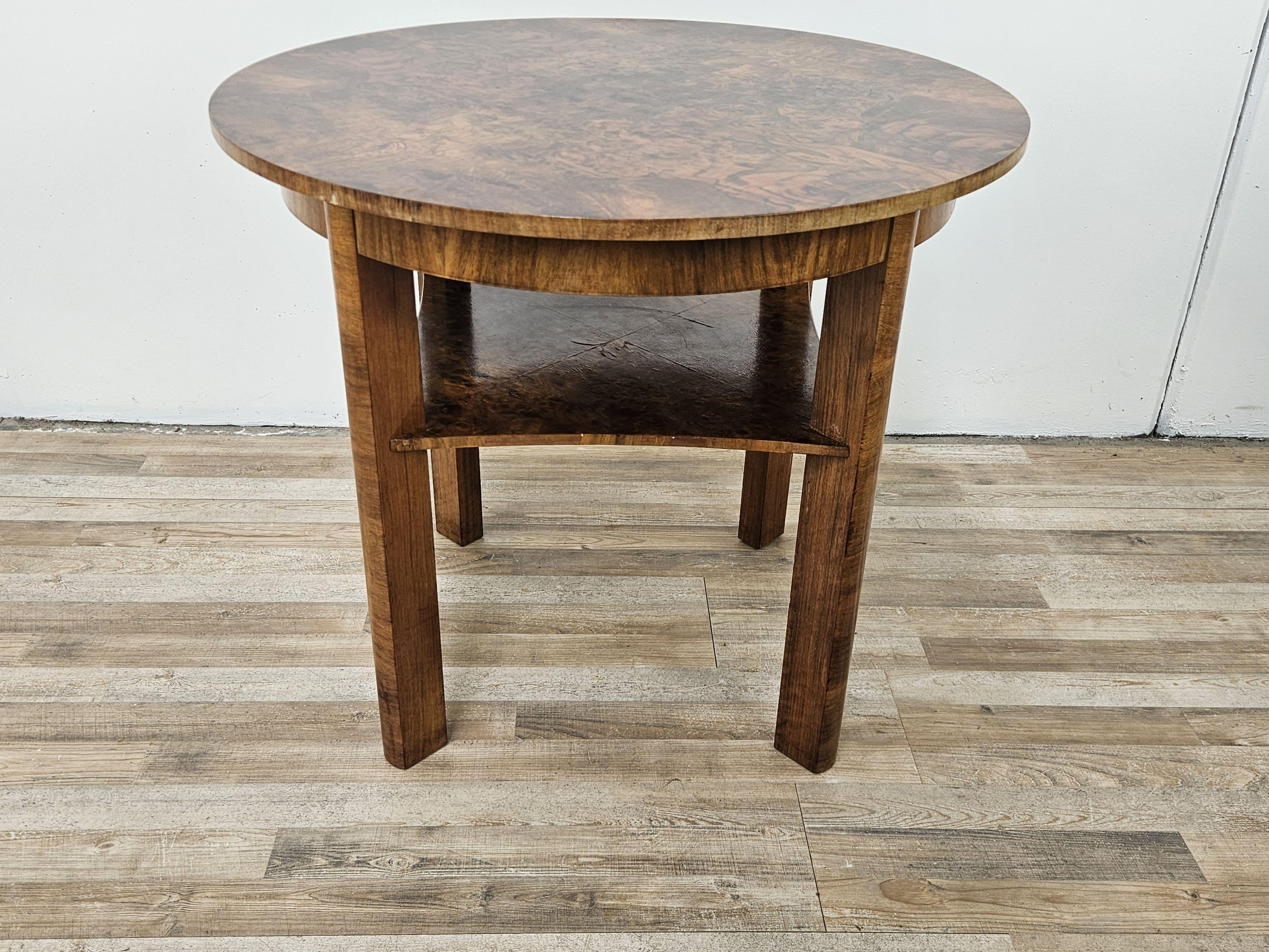 Art déco Table basse Art Déco des années 1940 en racine de noyer en vente