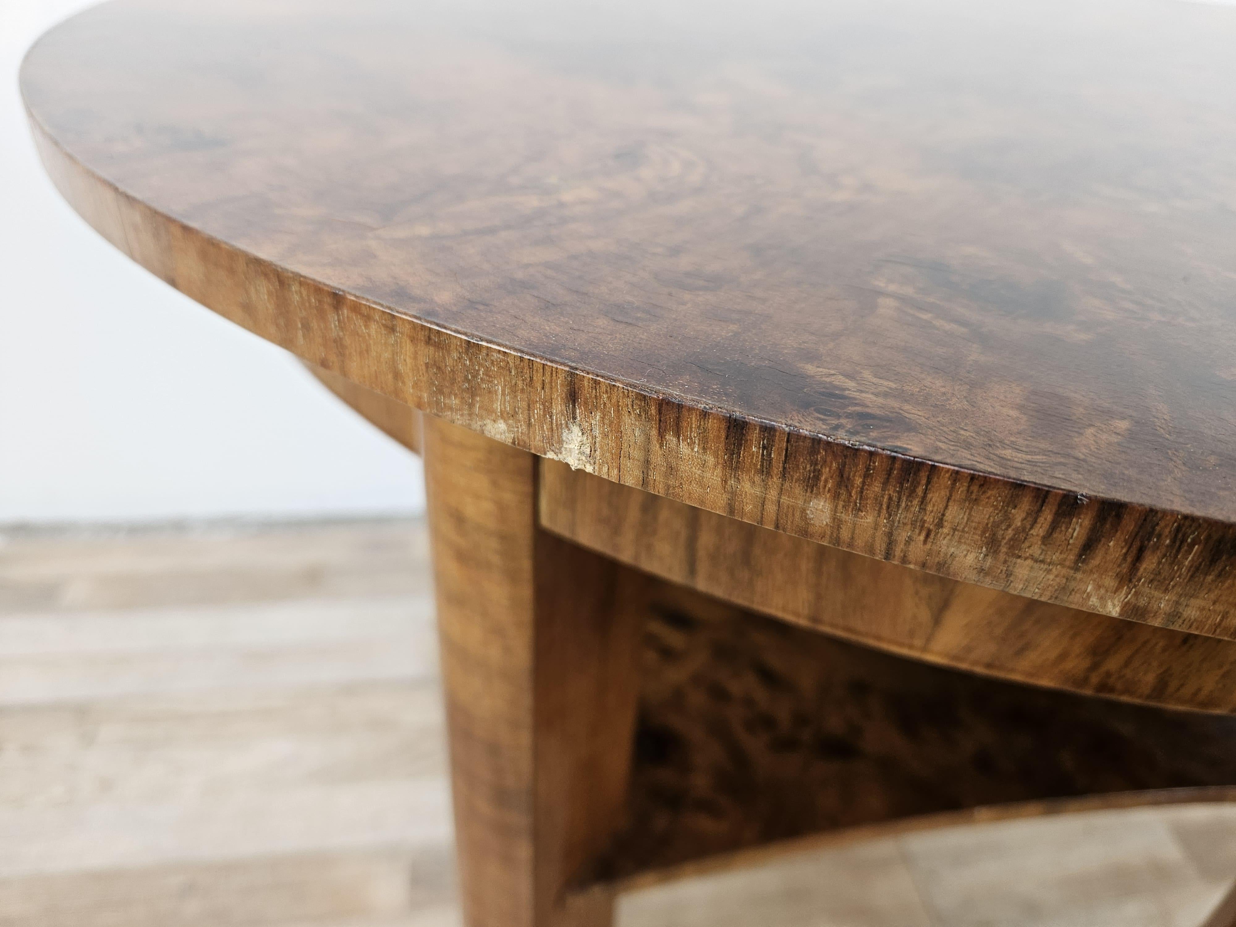 Table basse Art Déco des années 1940 en racine de noyer en vente 1