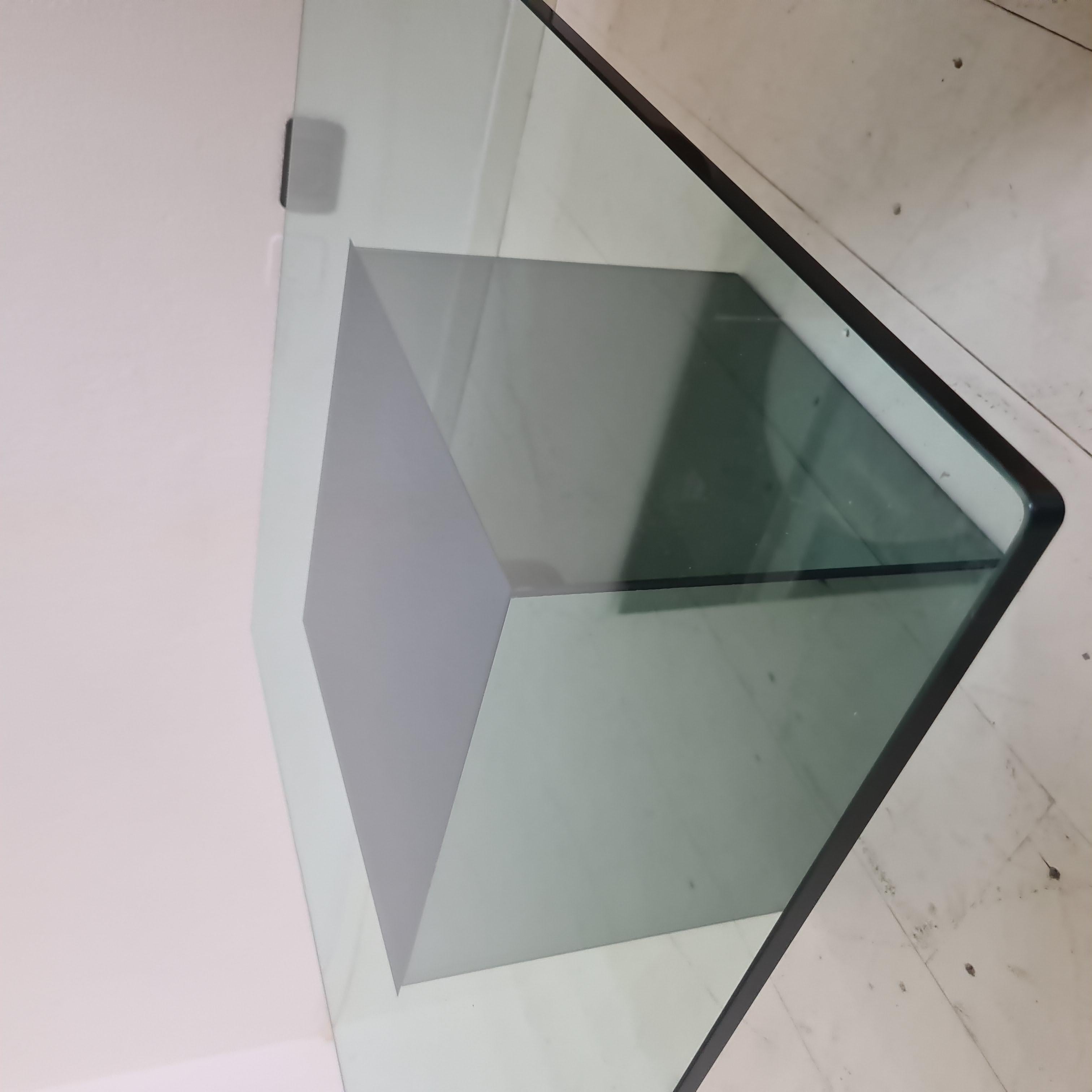 Table basse en verre en forme de bloc, conçue par Nanda Vigo pour Acerbis, 1970 en vente 2