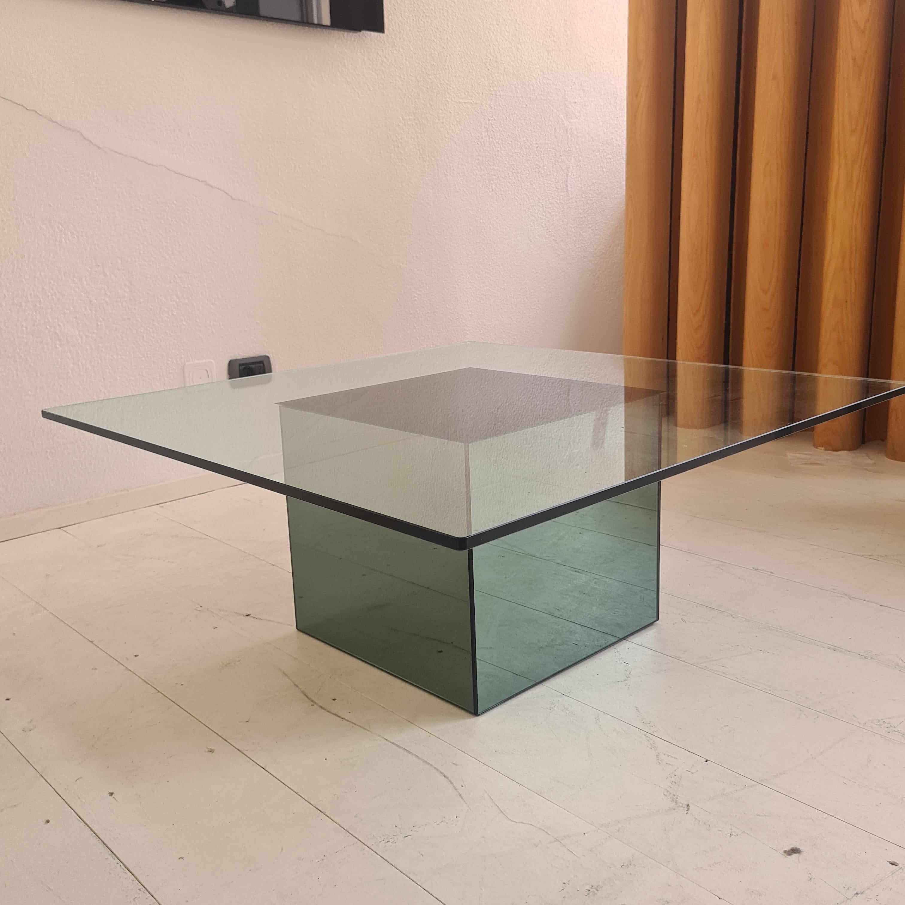 Block glass coffee table for living room designer Nanda Vigo for Acerbis 1970s In Good Condition For Sale In Milano, MI