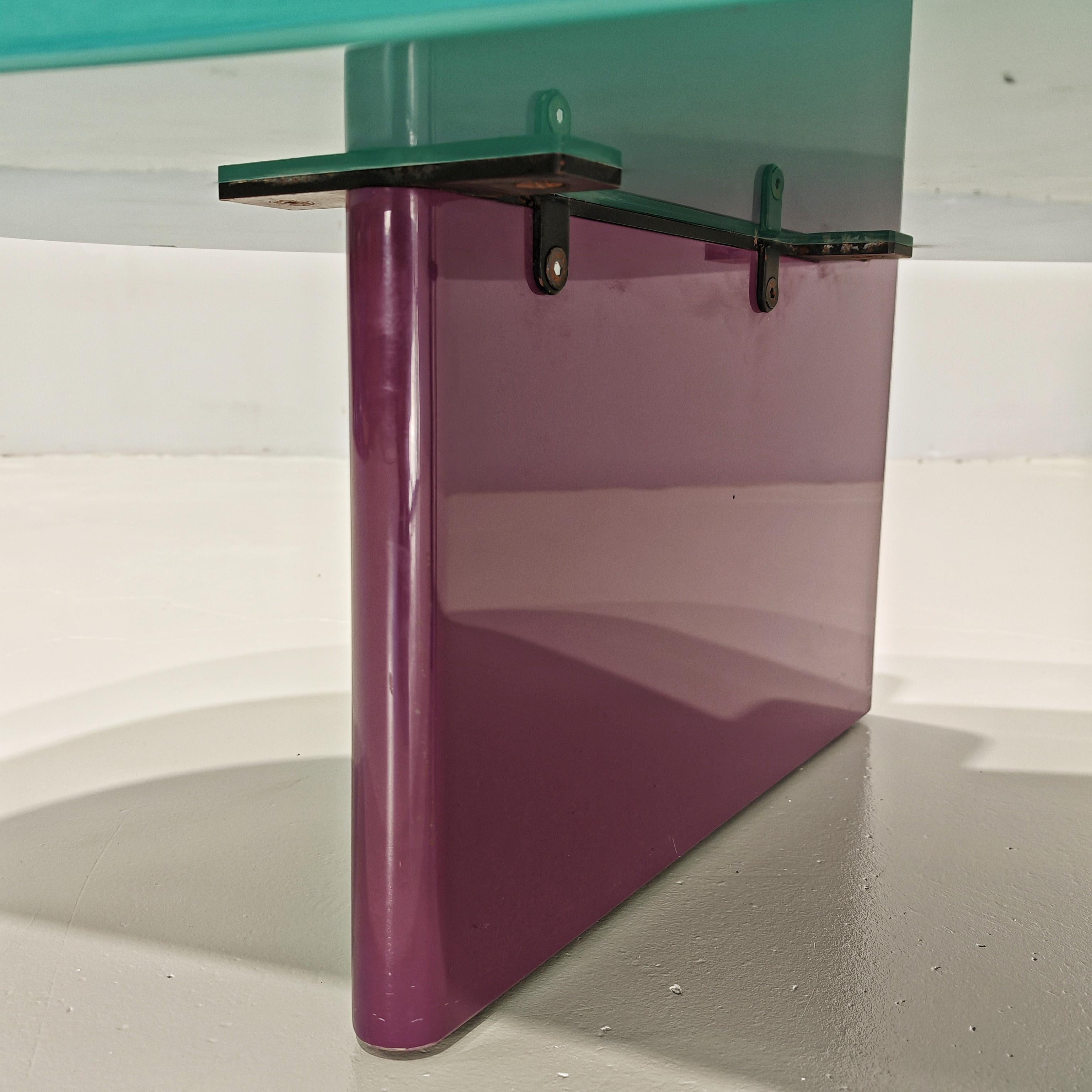 20th Century Tavolino da salotto celeste e viola e vintage italiano postmoderno anni 80 in vendita