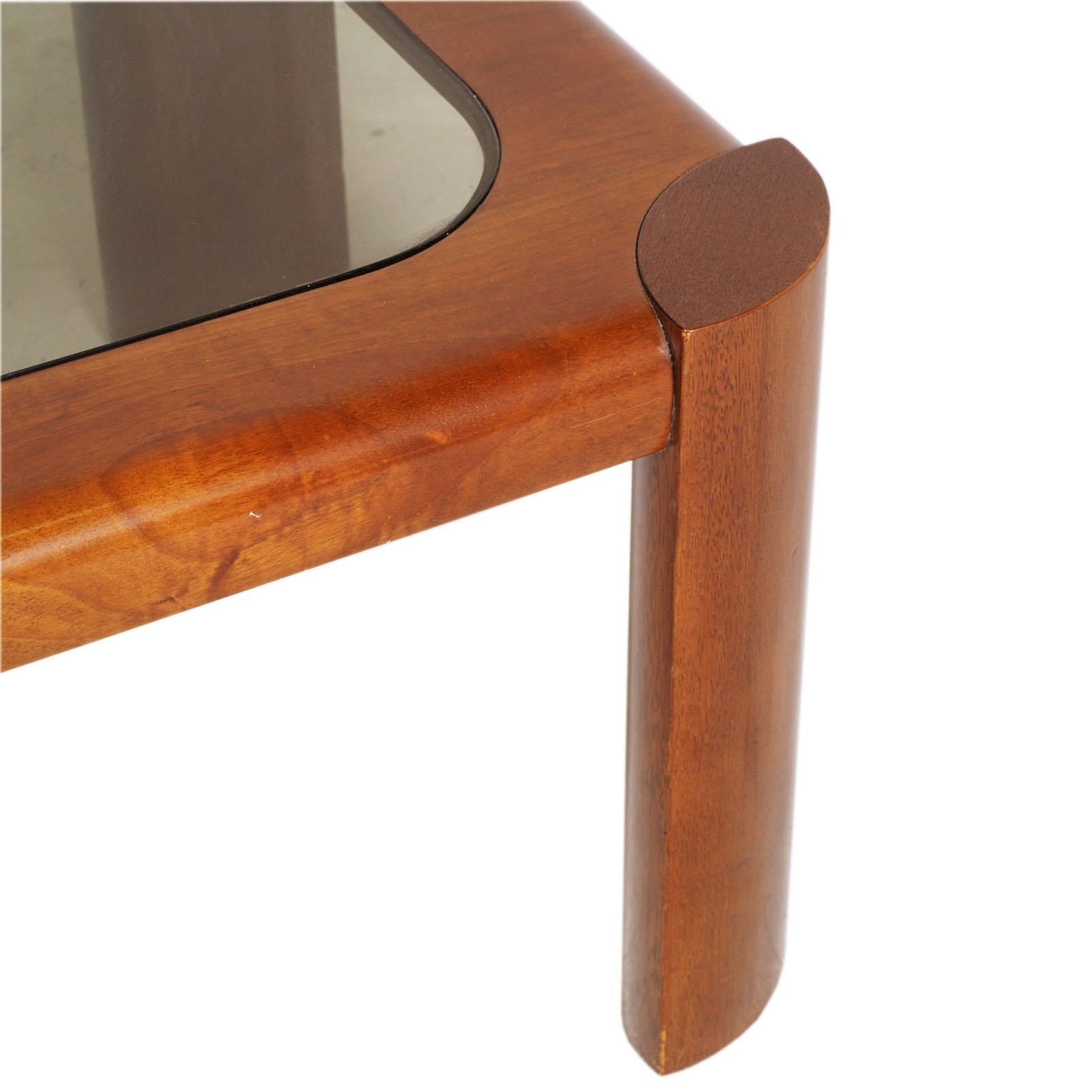Italian Tavolino da salotto di Cassina anni 70 in legno di Teak con Vetro Fumè Bronzato in vendita
