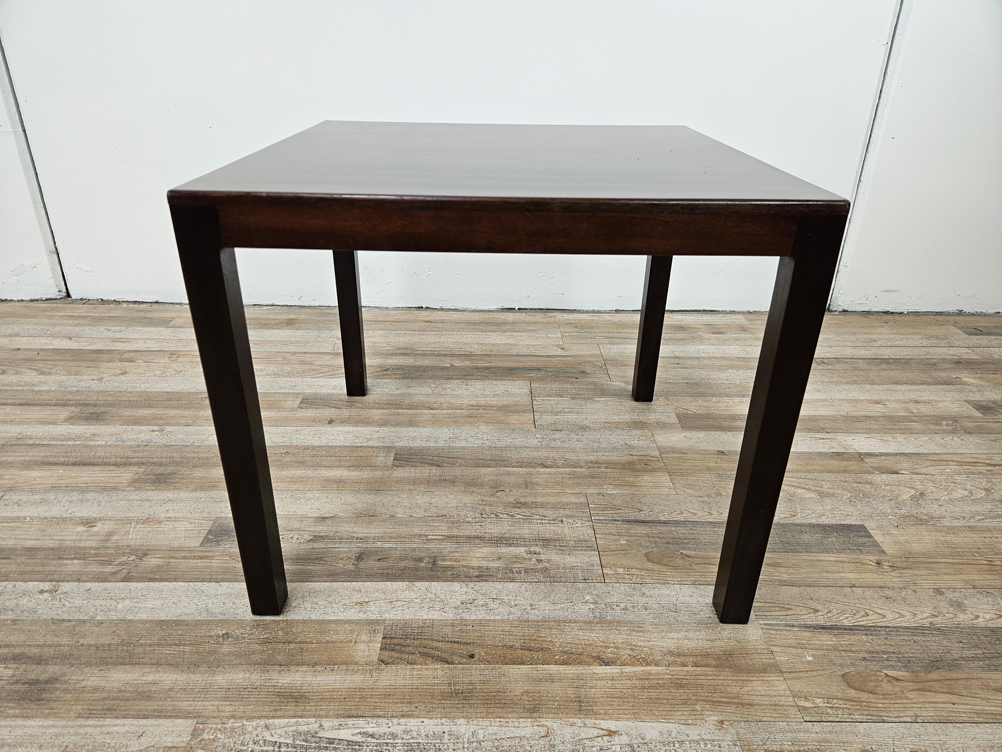 Tavolino tedesco anni '60 di WK Möbel in legno e teak.

Lucidato ad olio.