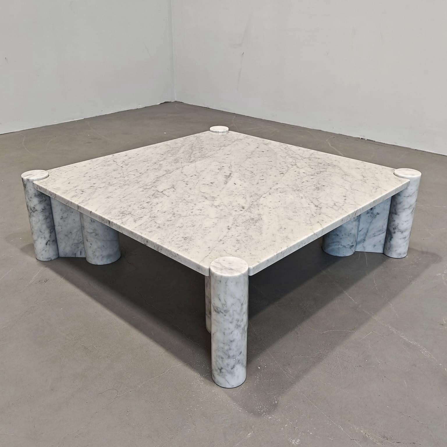 Italian Tavolino da salotto in marmo  di Carrara Jumbo Knoll disegnato da Gae Aulenti in vendita