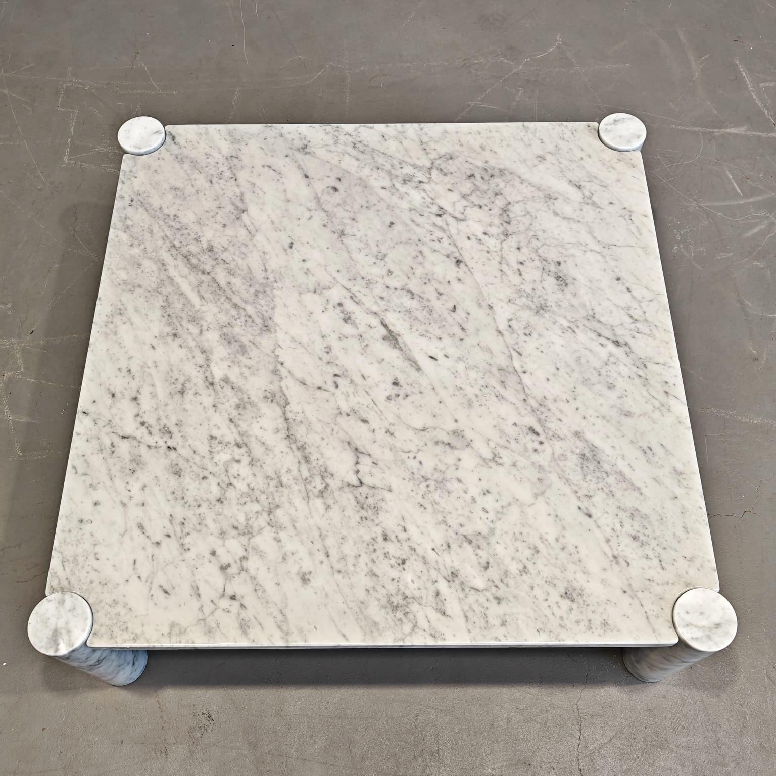 Altro Tavolino da salotto in marmo  di Carrara Jumbo Knoll disegnato da Gae Aulenti in vendita