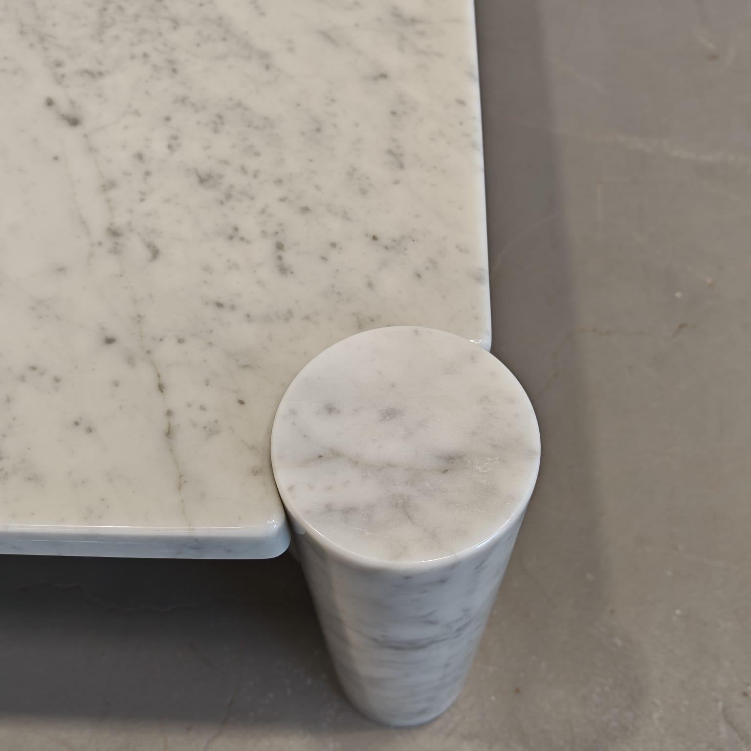 20th Century Tavolino da salotto in marmo  di Carrara Jumbo Knoll disegnato da Gae Aulenti in vendita