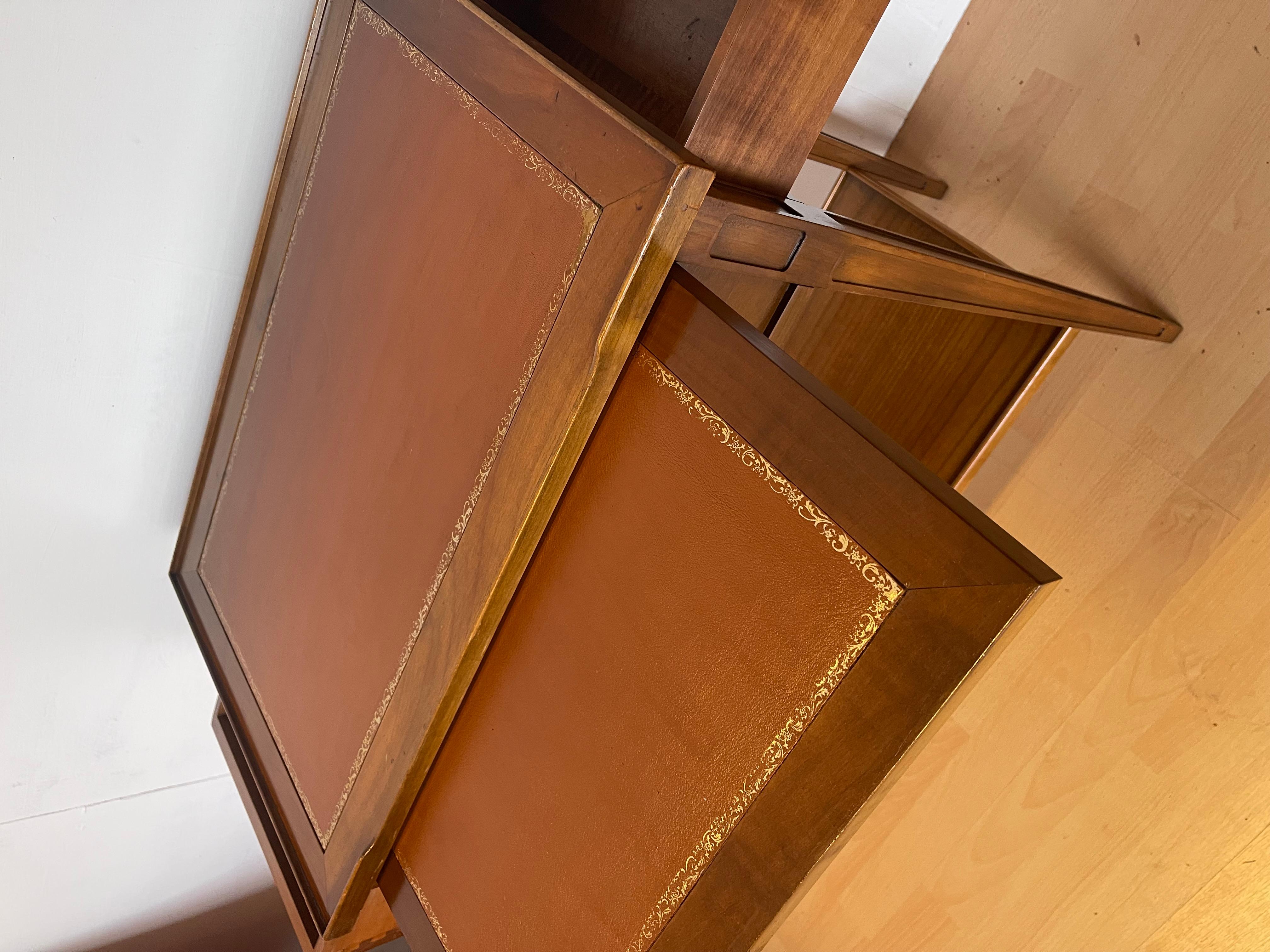 Tavolino da salotto italiano con cassetti anni '70 (Handgefertigt) im Angebot