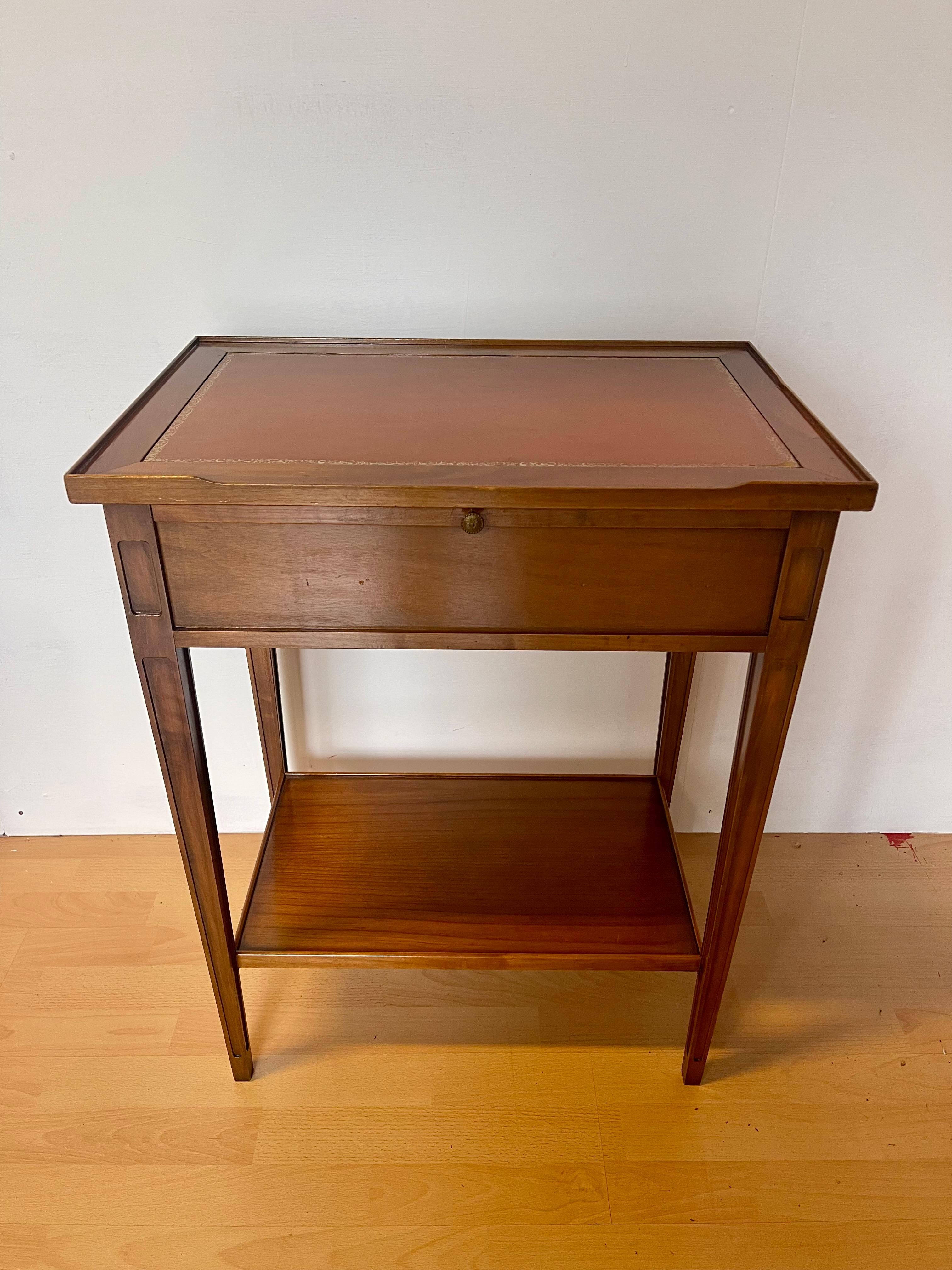 Tavolino da salotto italiano con cassetti anni '70 im Zustand „Gut“ im Angebot in Cantù, IT