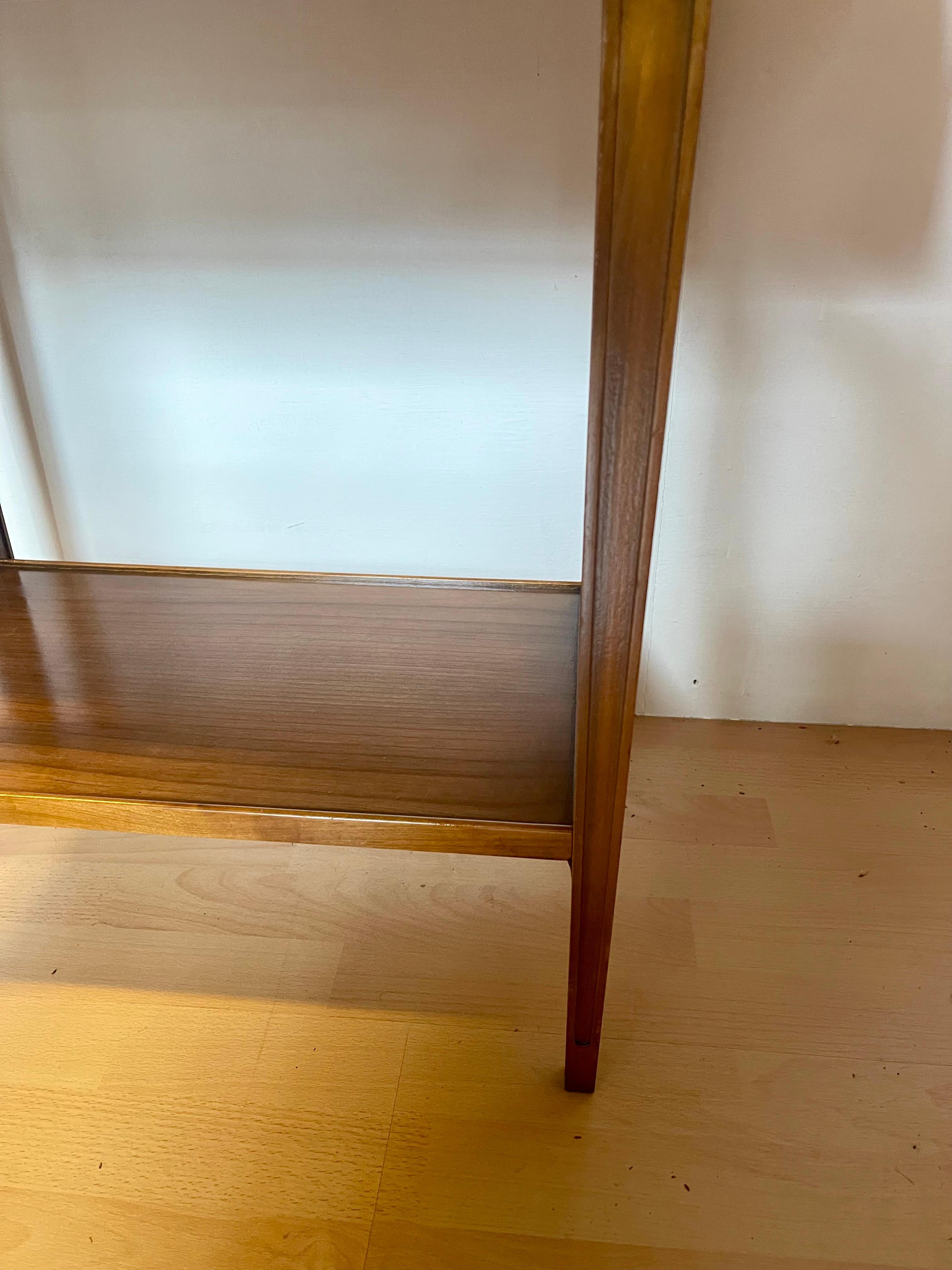 Tavolino da salotto italiano con cassetti anni '70 im Angebot 1