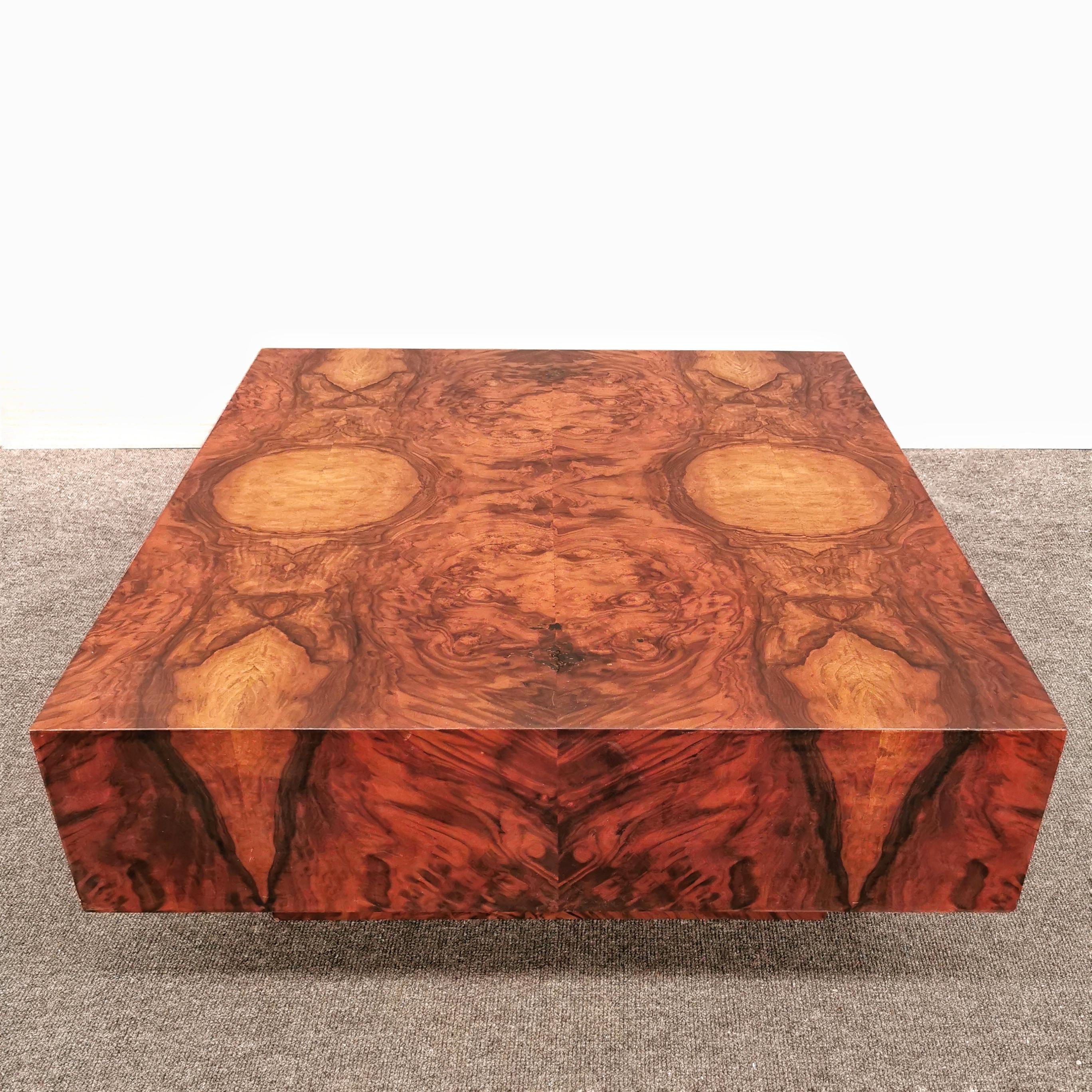Italian Rectangular living room coffee table covered in vintage 1960s briarwood For Sale