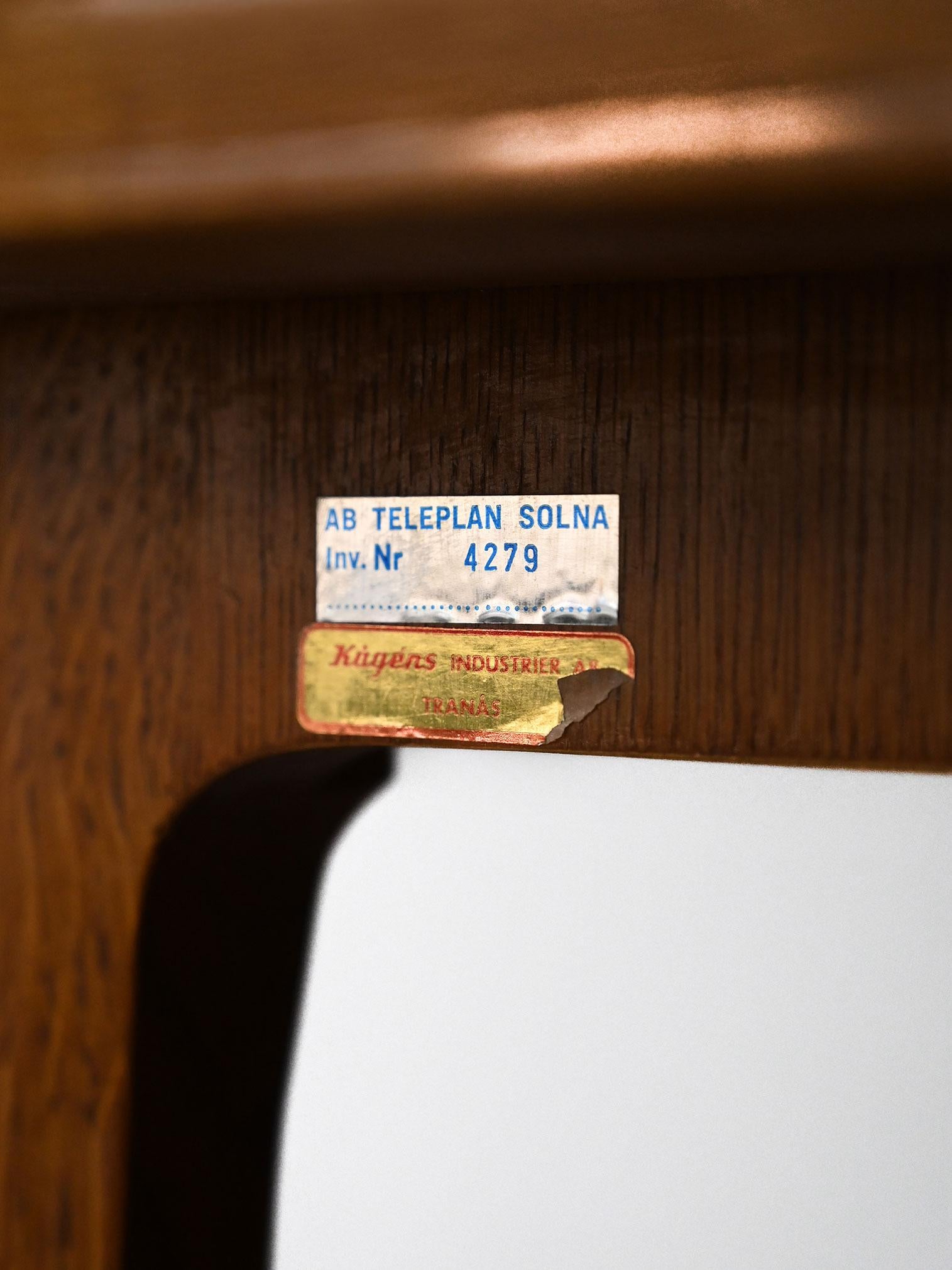 1960er Jahre Skandinavischer Couchtisch aus Eiche (Holz) im Angebot