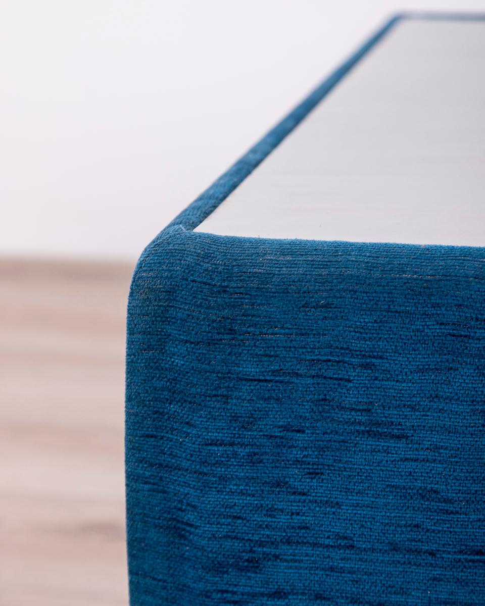 Table basse vintage des années 70 en tissu bleu design Saporiti Bon état - En vente à None, IT
