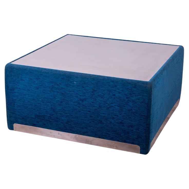 Table basse vintage des années 70 en tissu bleu design Saporiti en vente