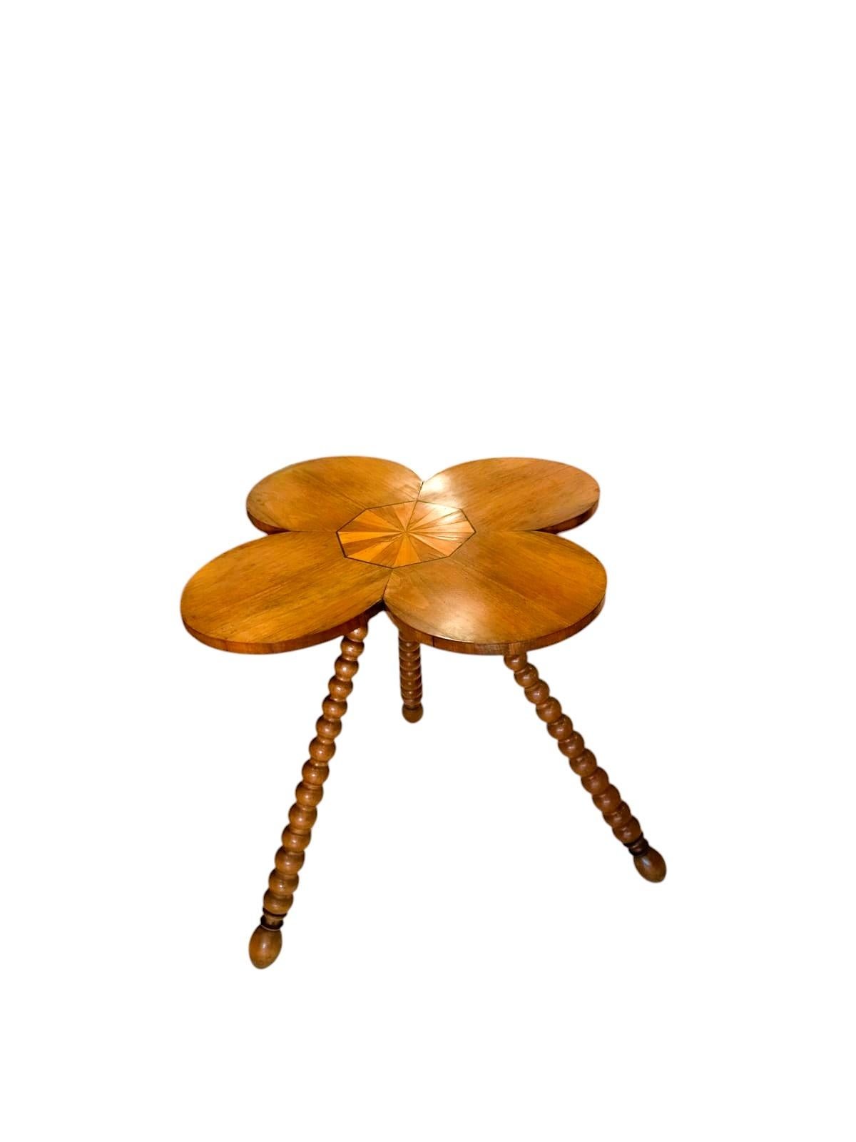 19th Century Tavolino da tea a quadrifoglio XIX in vendita