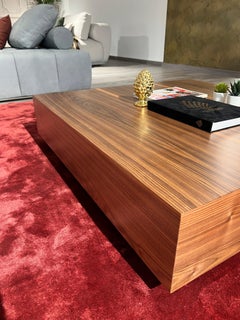 Tavolino decorativo Dona, struttura impiallacciata a scelta, base metallo