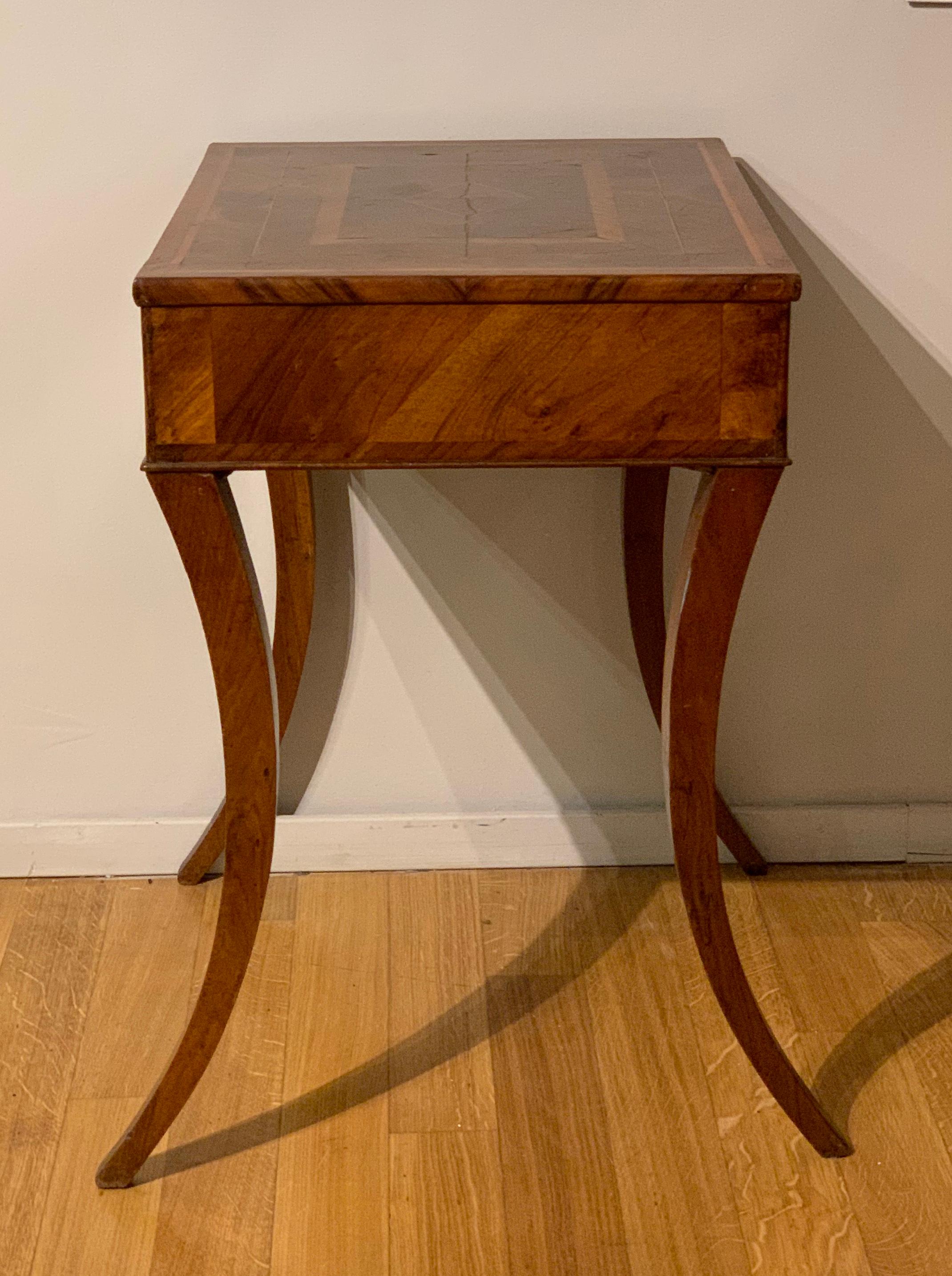Inlay 18th Century Italian Small Coffee Table For Sale