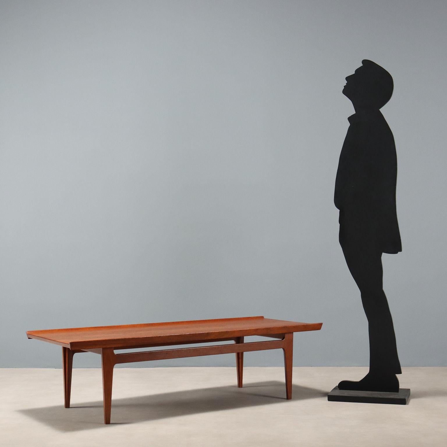 Center table made of teak wood; production mark present. Restaurato.