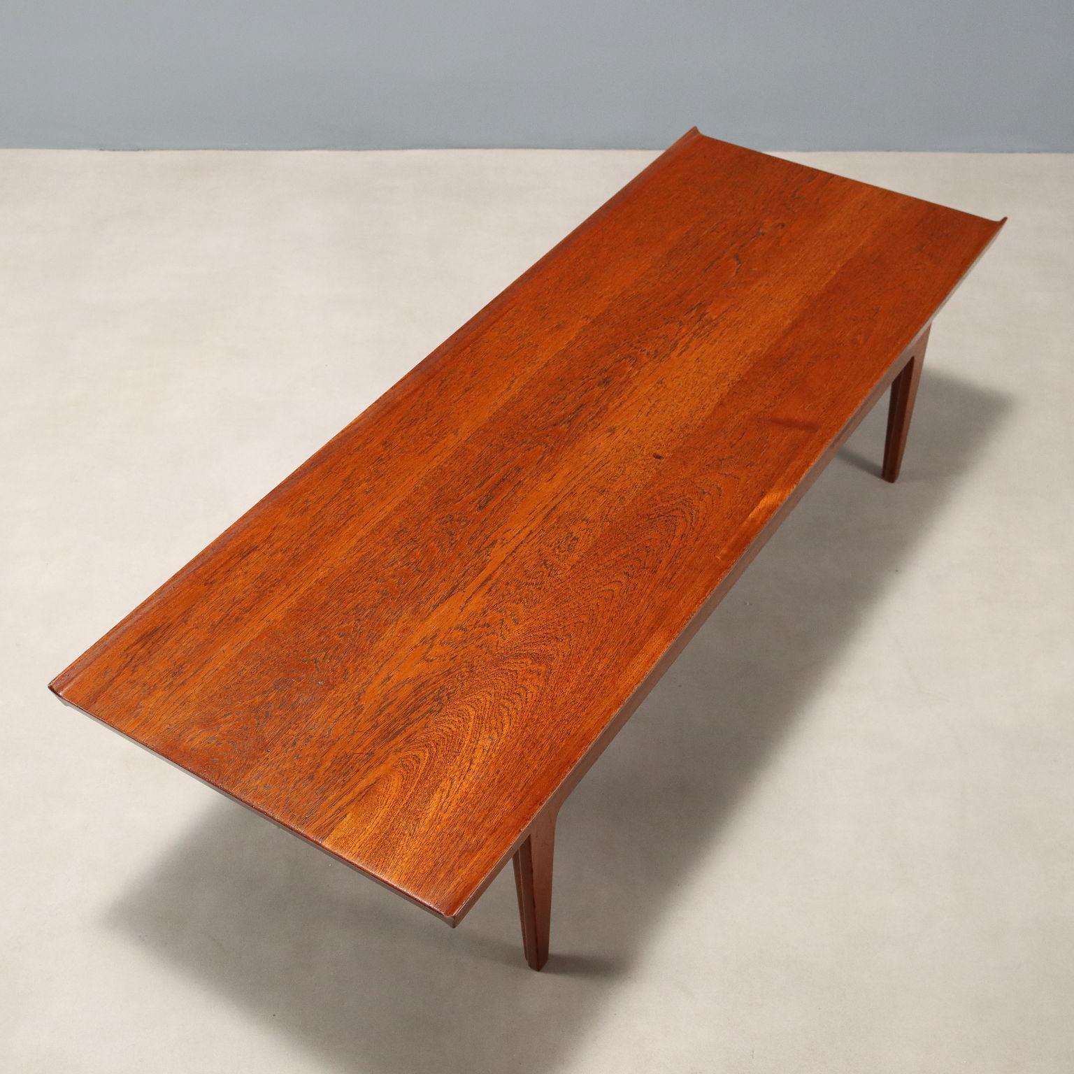 Mid-20th Century 'FD 532' coffee table by Finn Juhl for France & Son 1960s For Sale