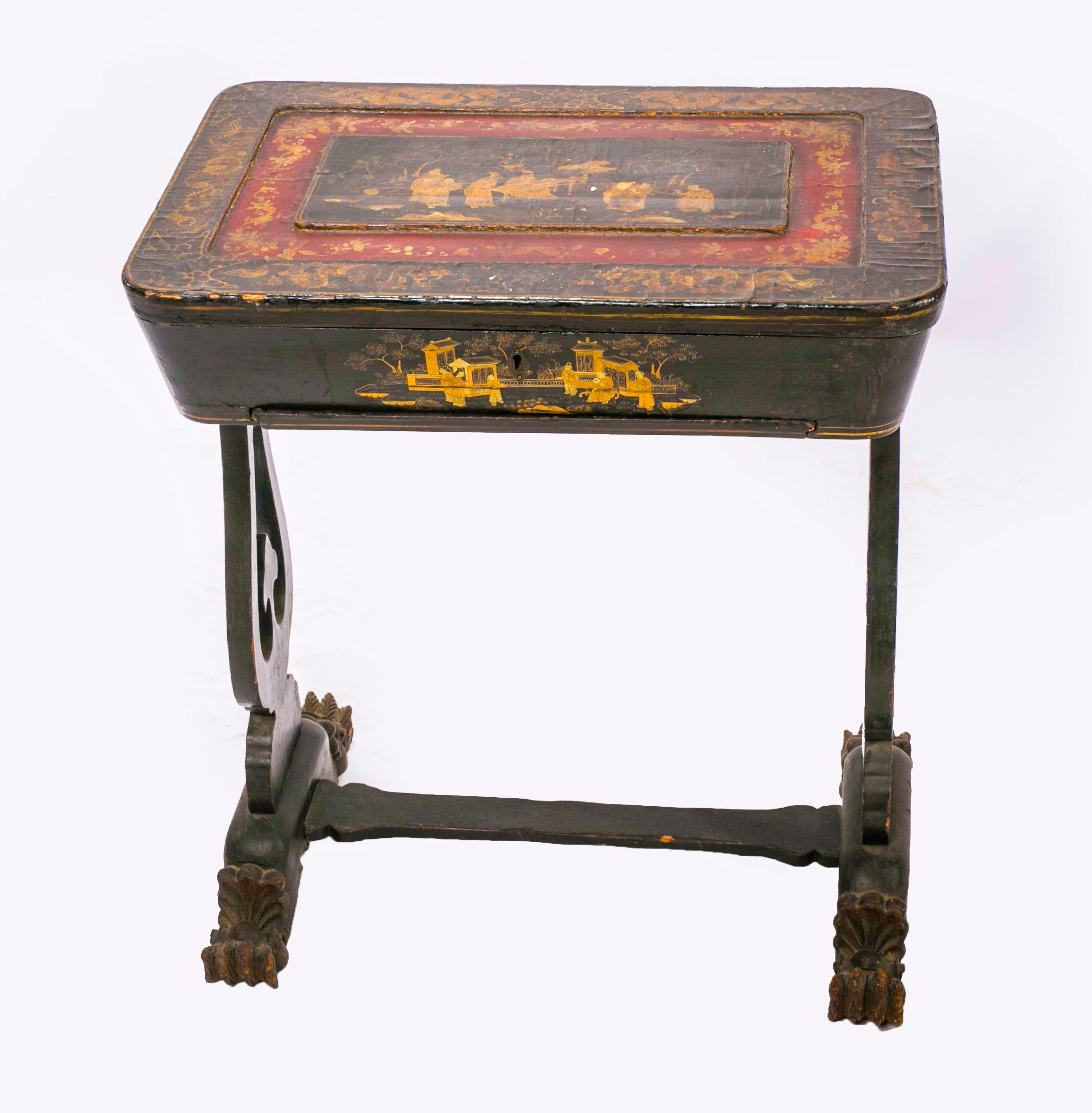 French coffee table with chinoiserie

French side table with chinoiserie, finely decorated with Chinese lacquer, in the interior compartment divided into small spaces and small drawers.
Epoch: second half of the 1800s

Measurements: L. cm 62 - D. cm