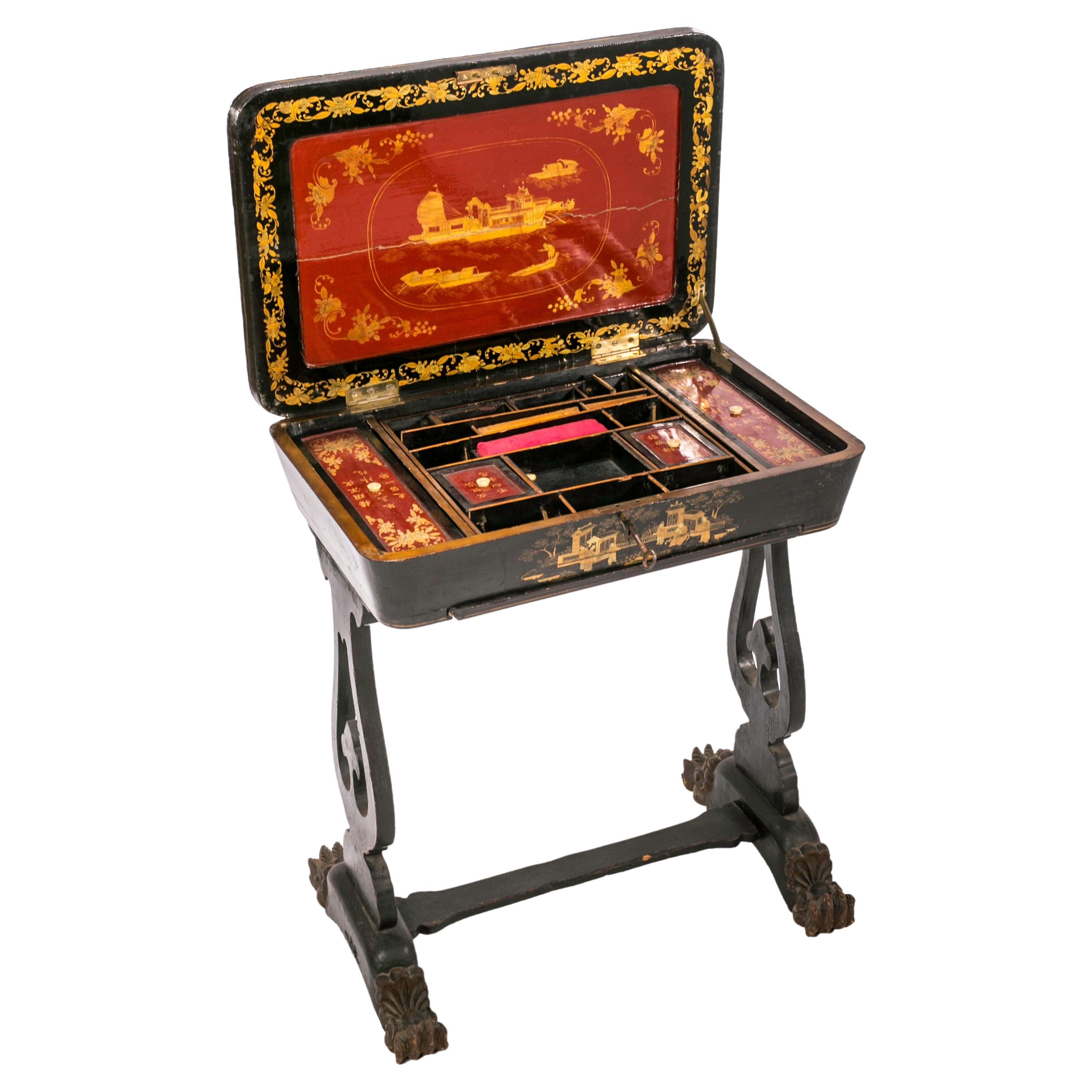 French side table with chinoiserie decorated with Chinese lacquer from 1800s For Sale