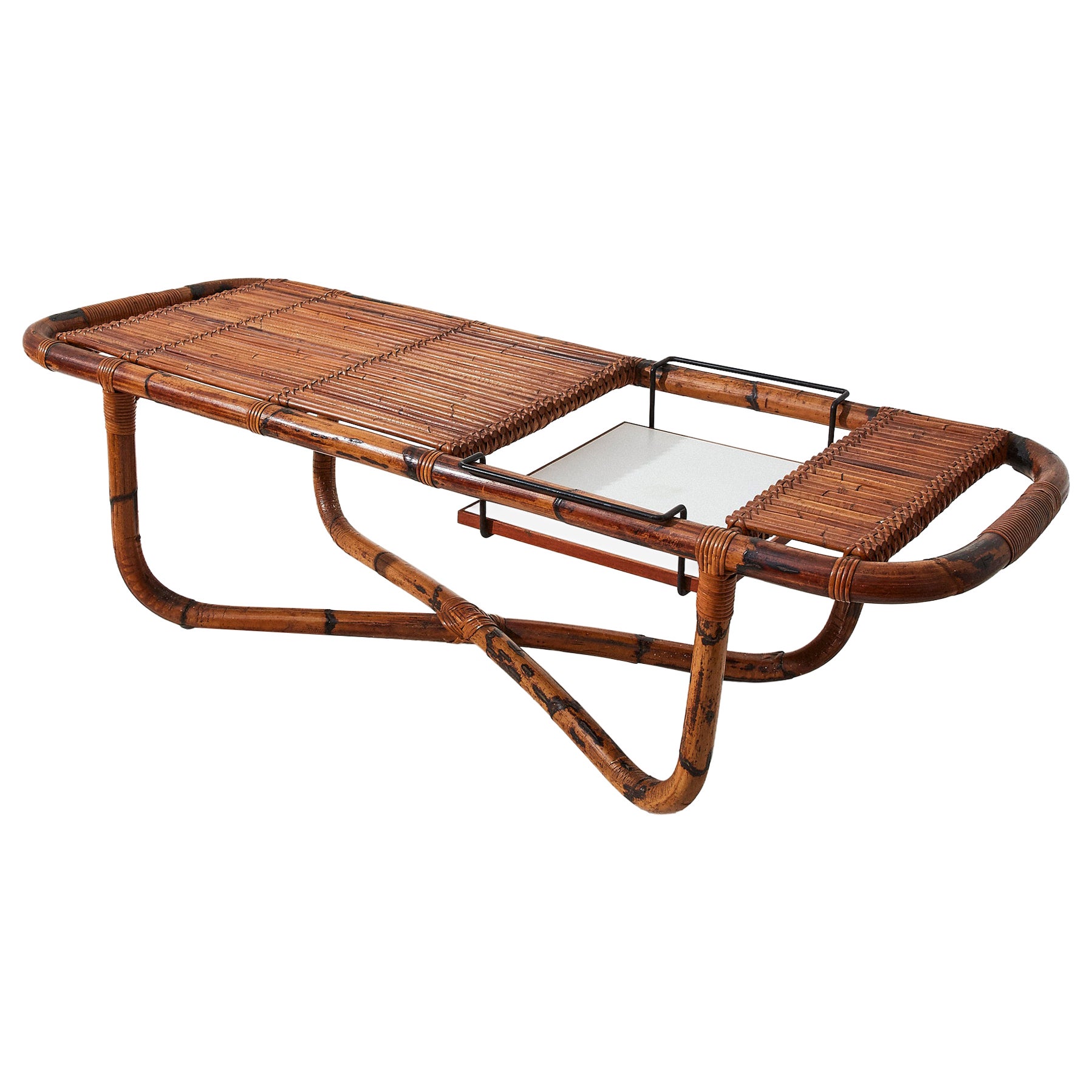 Mesa de centro de bambú con bandeja de Tito Agnoli para Bonacina. Italia, c. 1950