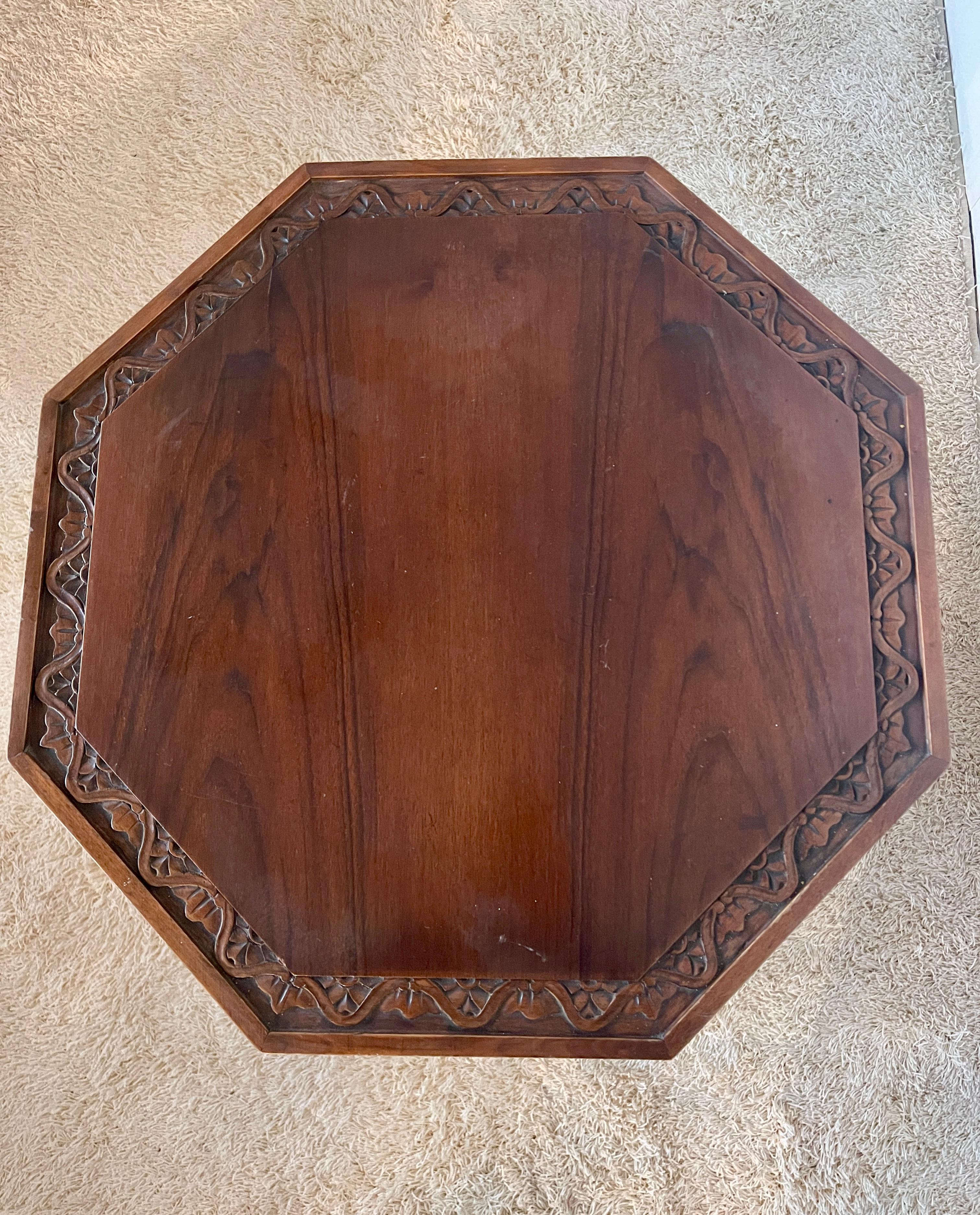Mesa de centro de madera con 2 puertas de estilo clásico italiano de los años 80 Madera en venta
