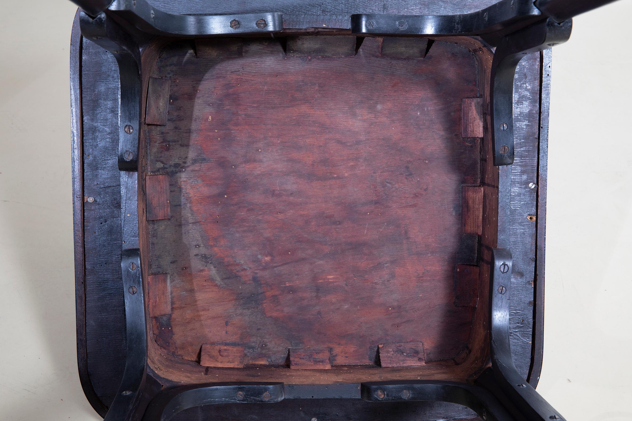 Laiton Tavolino en legno e ottone, Sécession viennoise, Autriche 1902 en vente