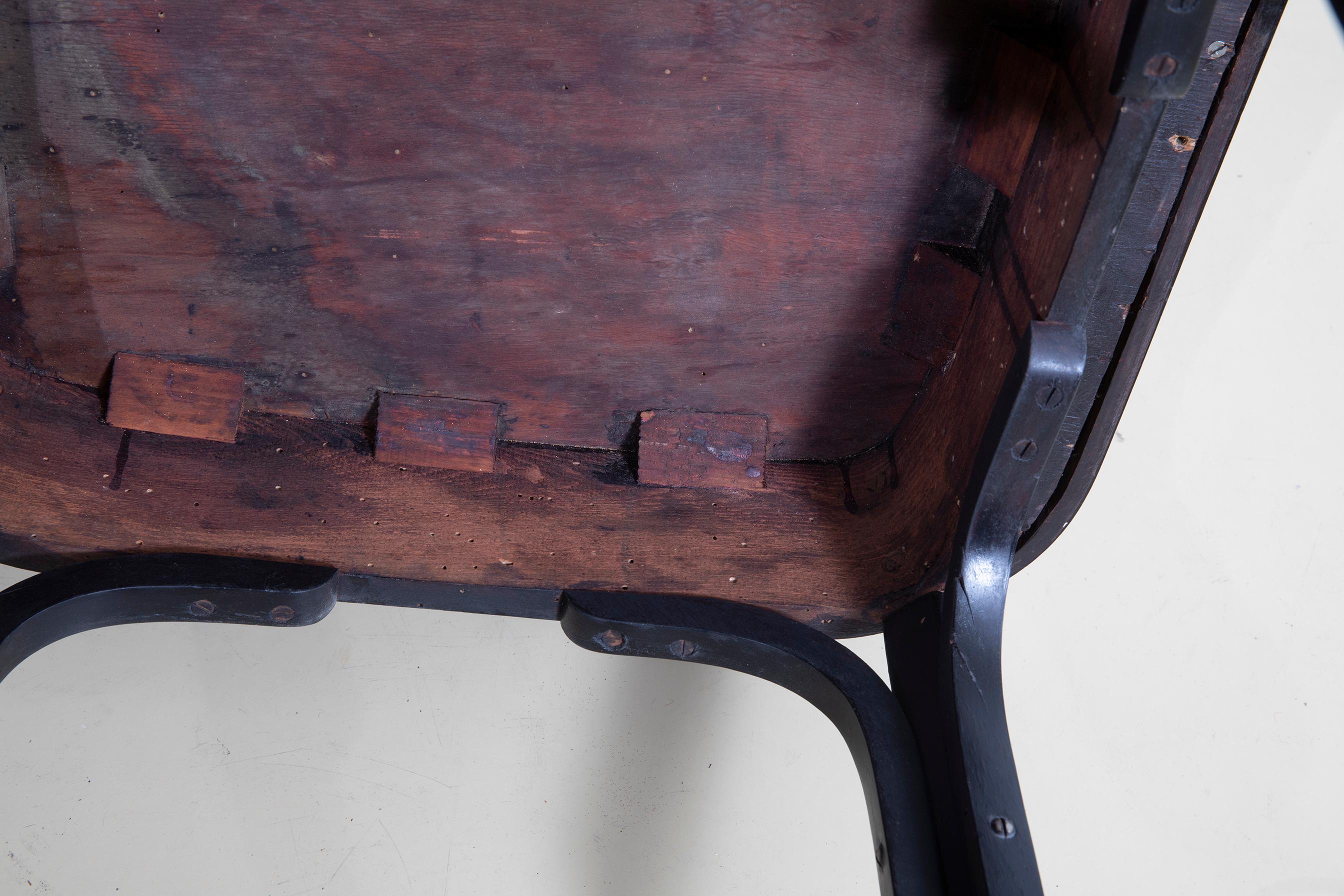 Tavolino en legno e ottone, Sécession viennoise, Autriche 1902 en vente 1