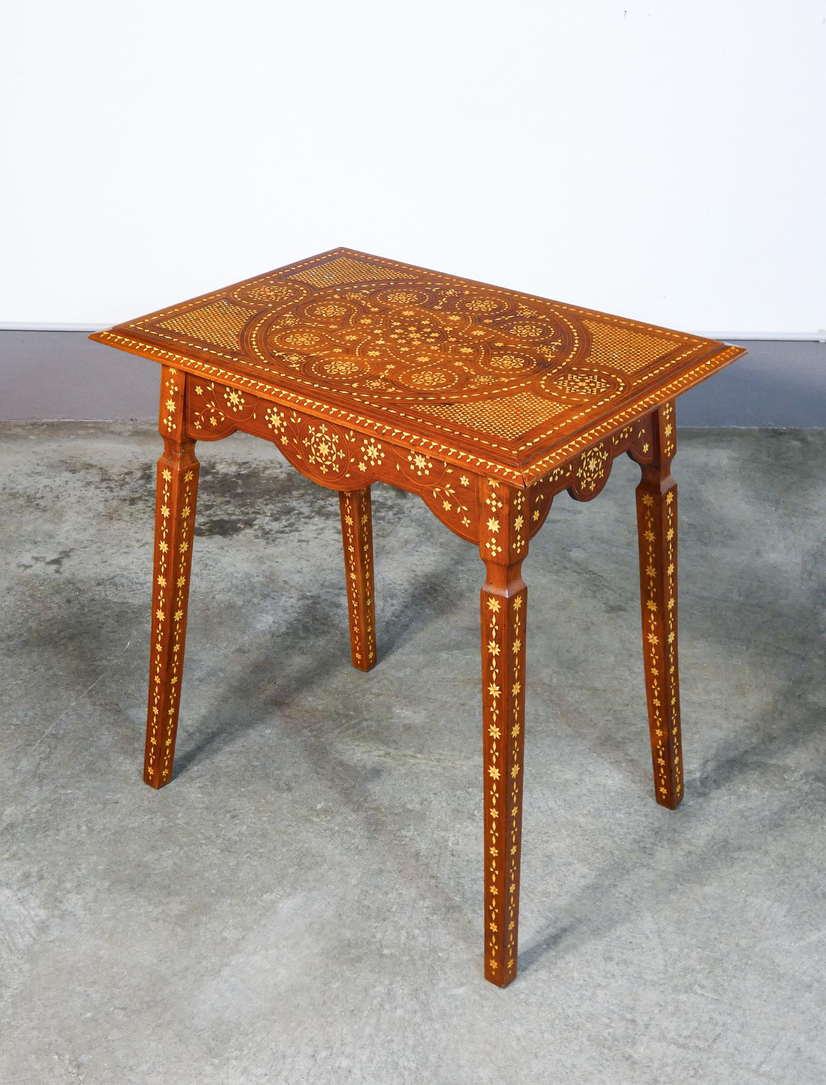 Wooden coffee table
carthusian inlaid,
adriano Brambilla style.
Italy, late 19th century,
Early twentieth century

ORIGIN
Italy

PERIOD
Late 19th century,
Early twentieth century

MATERIALS
Wood Marquetry

DIMENSIONS
Height: 81 cm
Width: 76