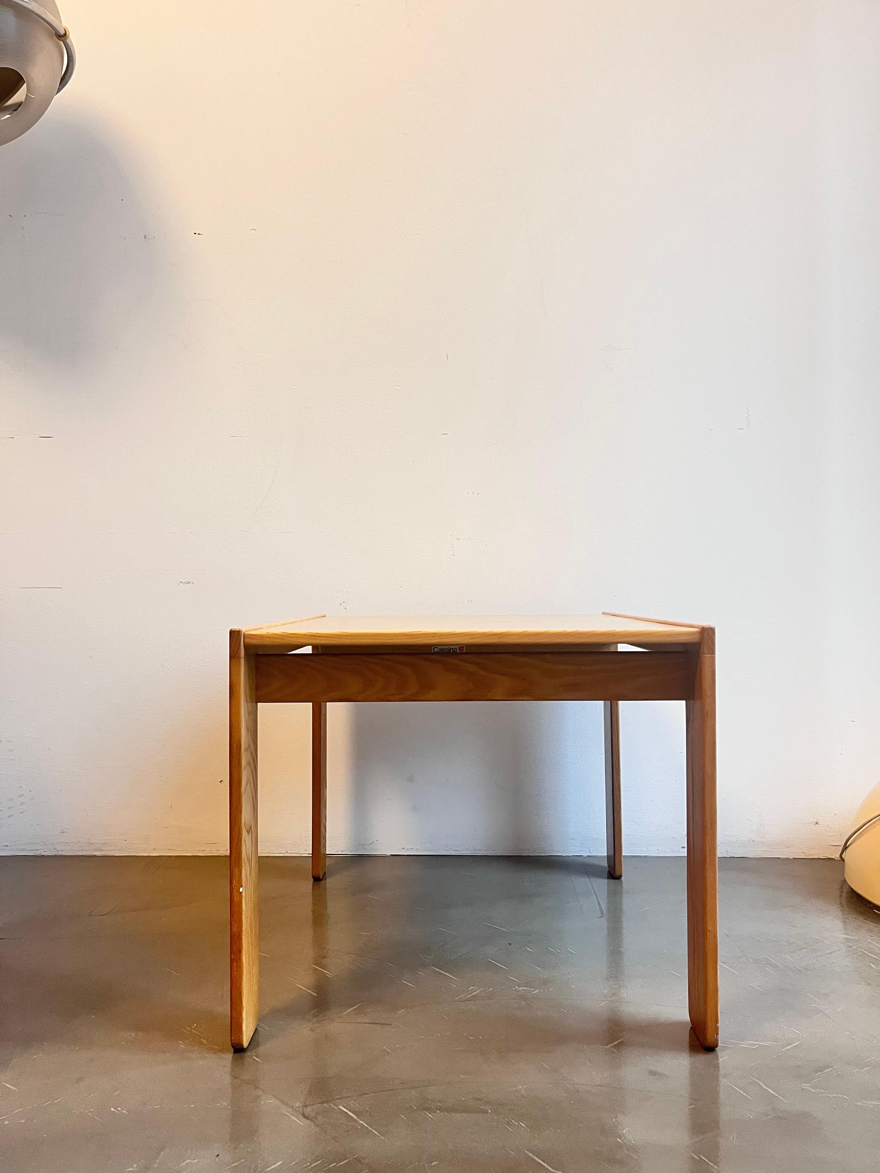 Autre Table basse en bois modèle 777 par Afra & Tobia Scarpa pour Cassina 1970 en vente