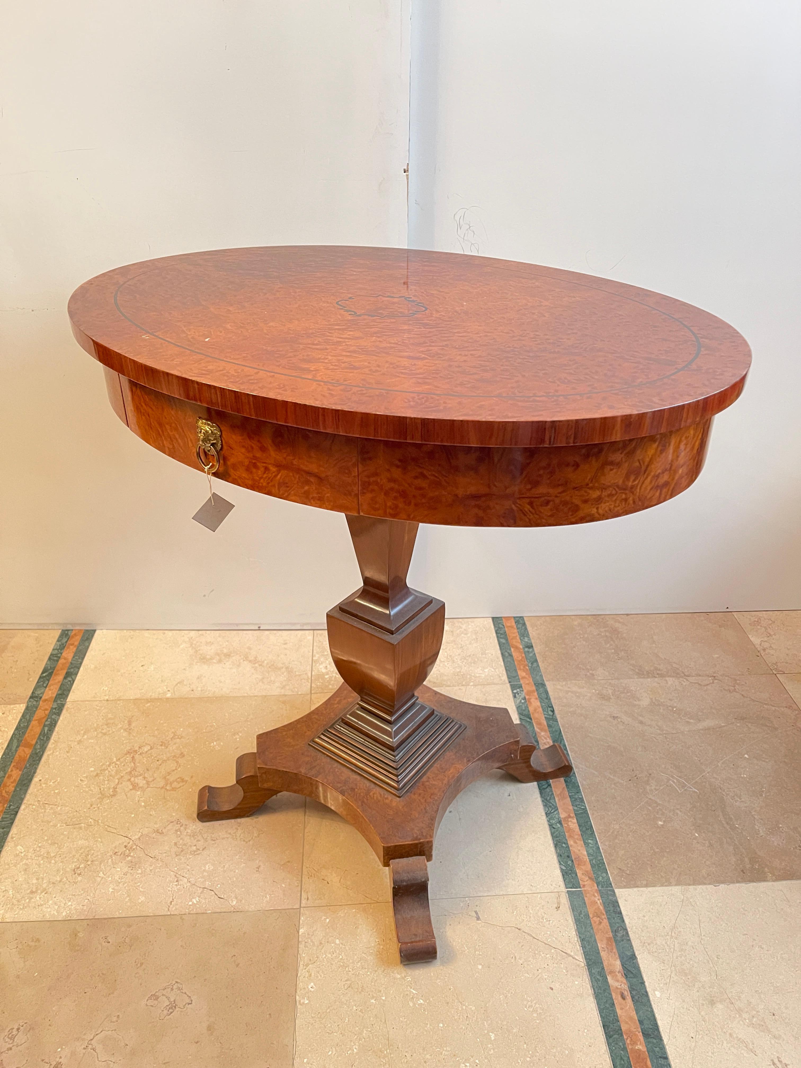Italienischer Couchtisch im Biedermeier-Stil aus dem 20 