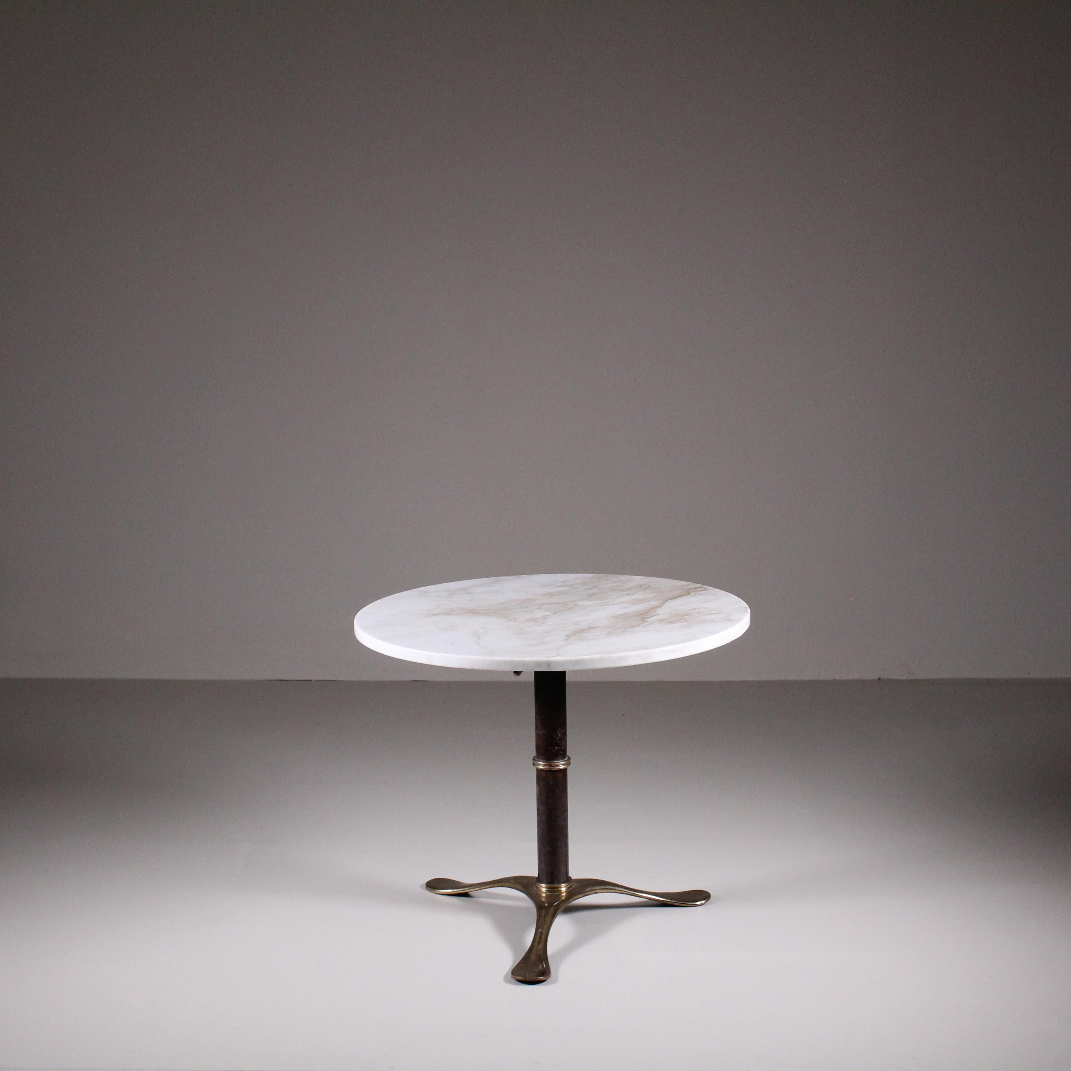 Table basse en marbre et laiton, 1950 Bon état - En vente à Milano, Lombardia