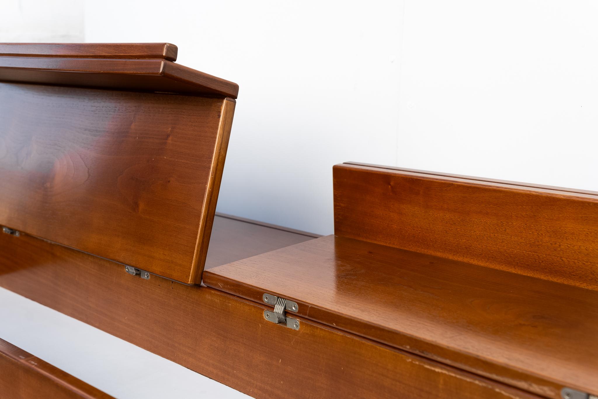 Table basse en noyer avec compartiment par Giovanni Michelucci, 1970 Bon état - En vente à Bastia Umbra, IT