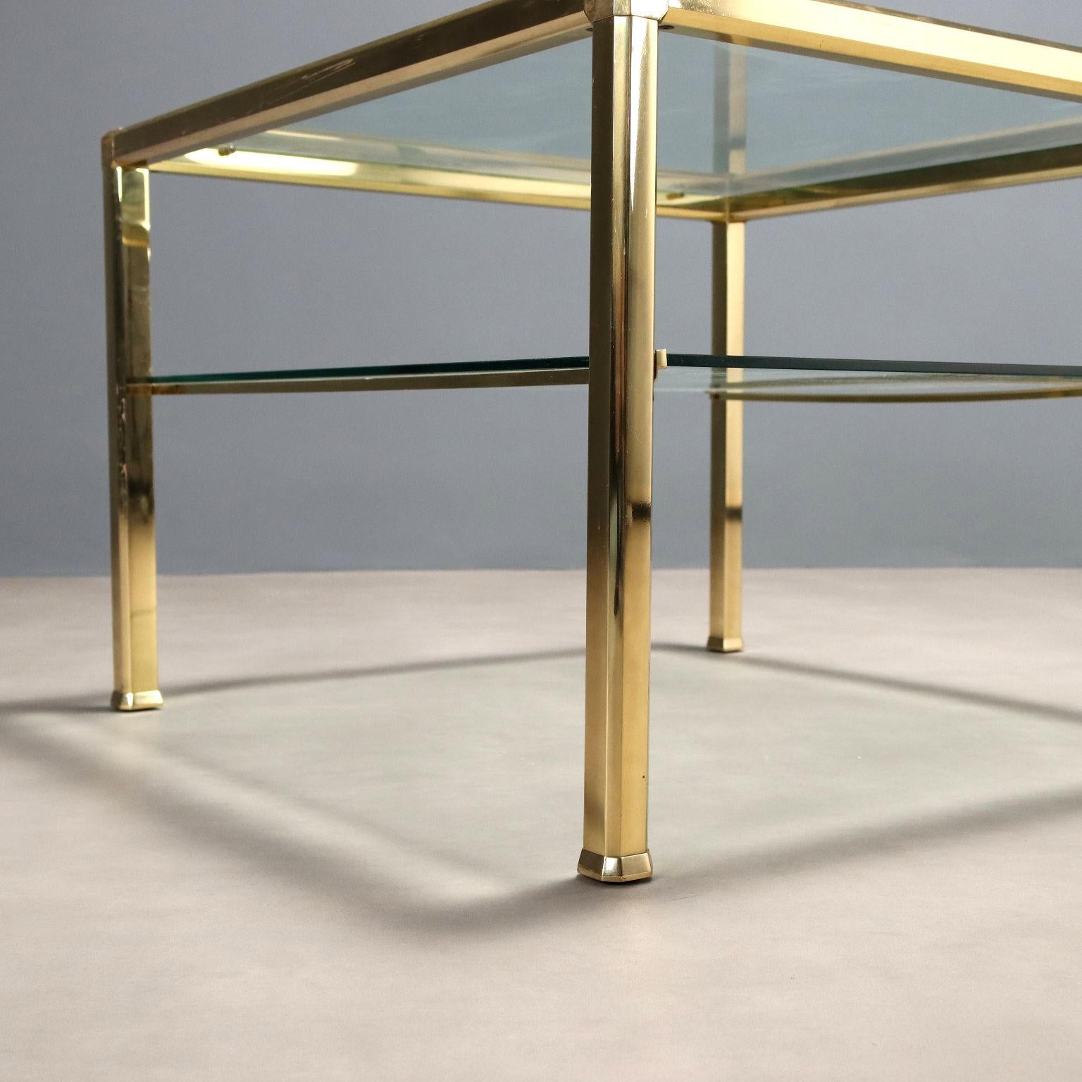 80s Brass and Glass Coffee Table In Good Condition For Sale In Milano, IT