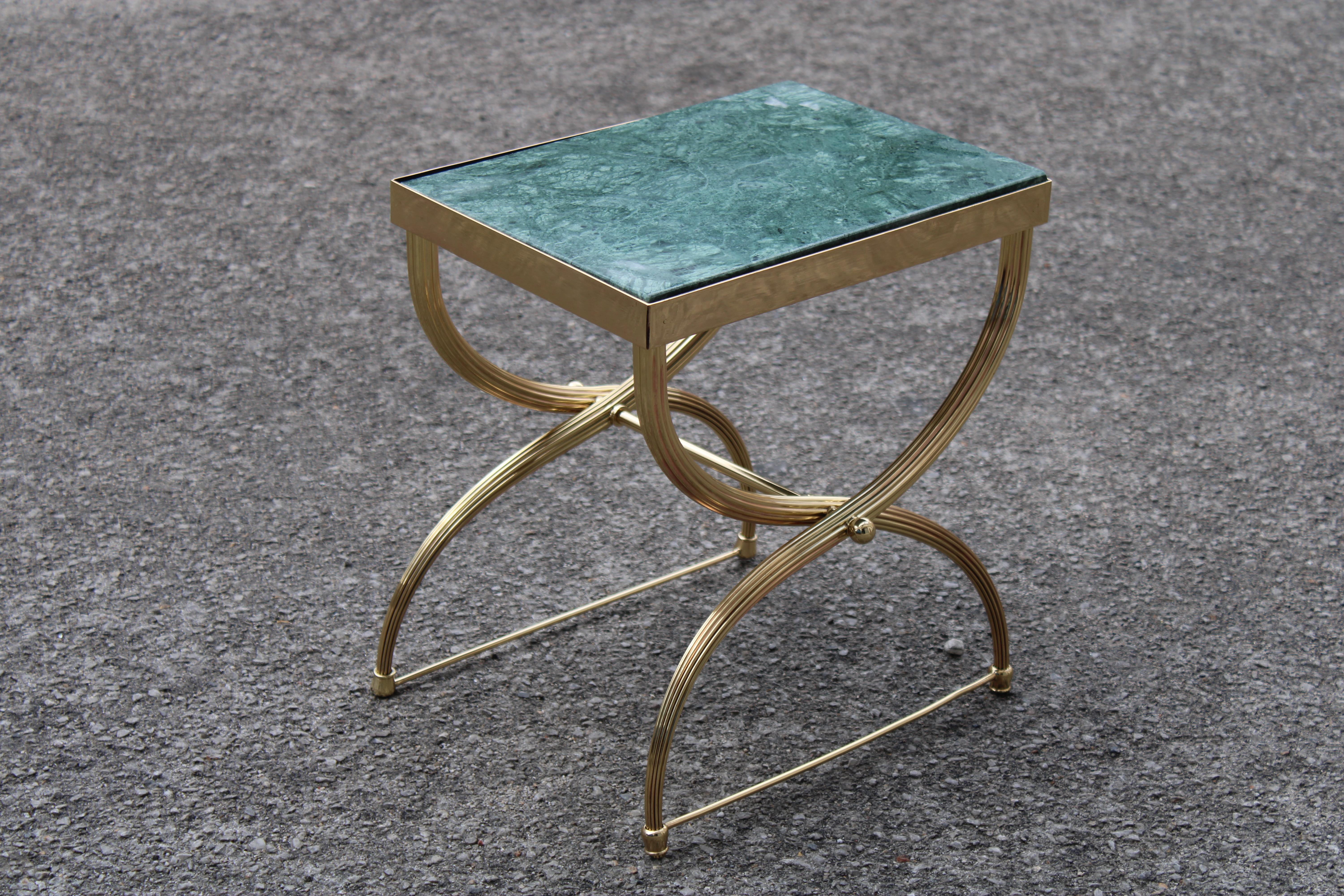 Tavolino in Ottone sagomato e marmo Verde Italia 1950 Style Paolo Buffa in vendita 2