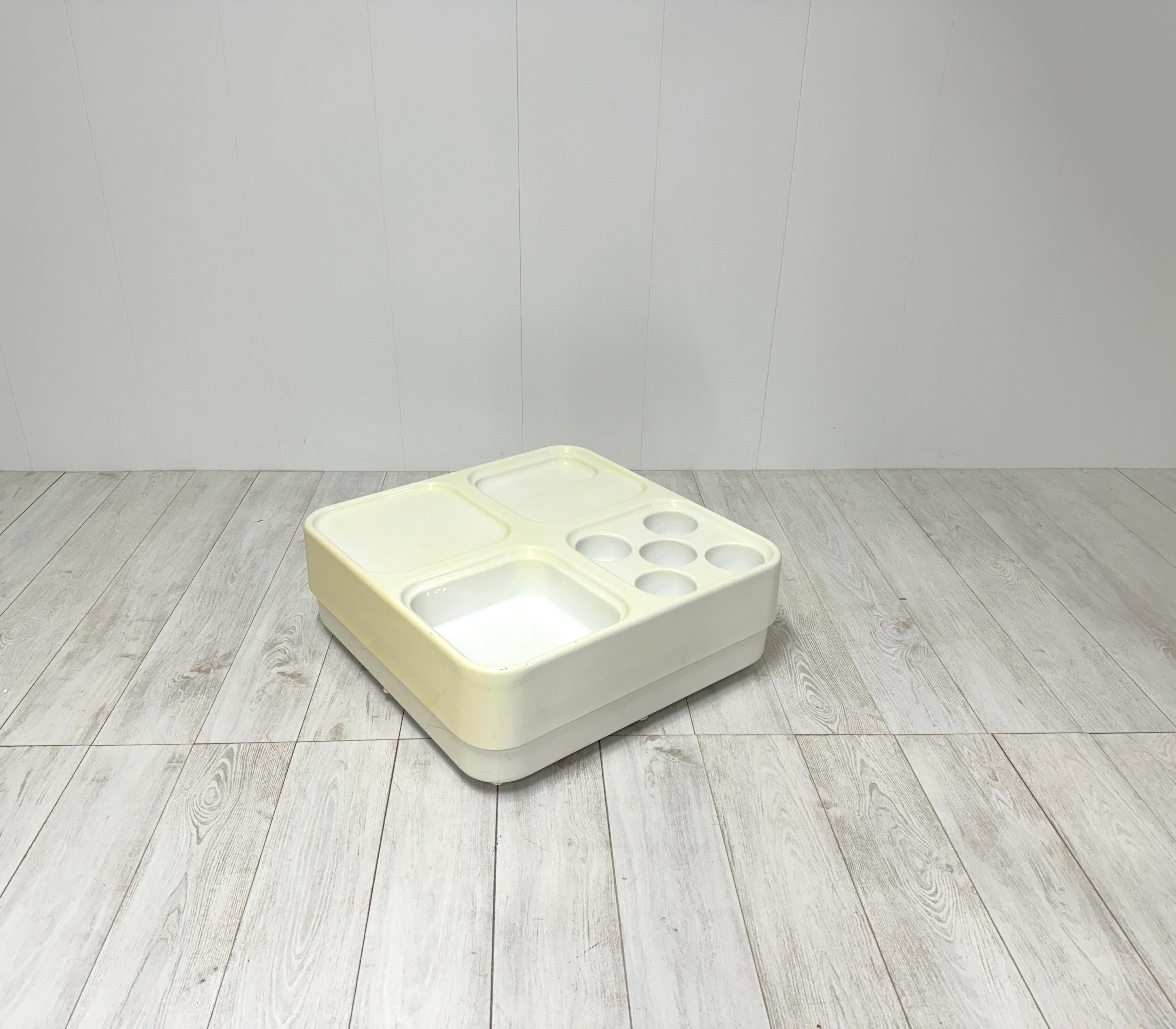 Italian Plastic coffee table, Italy, 1970s For Sale