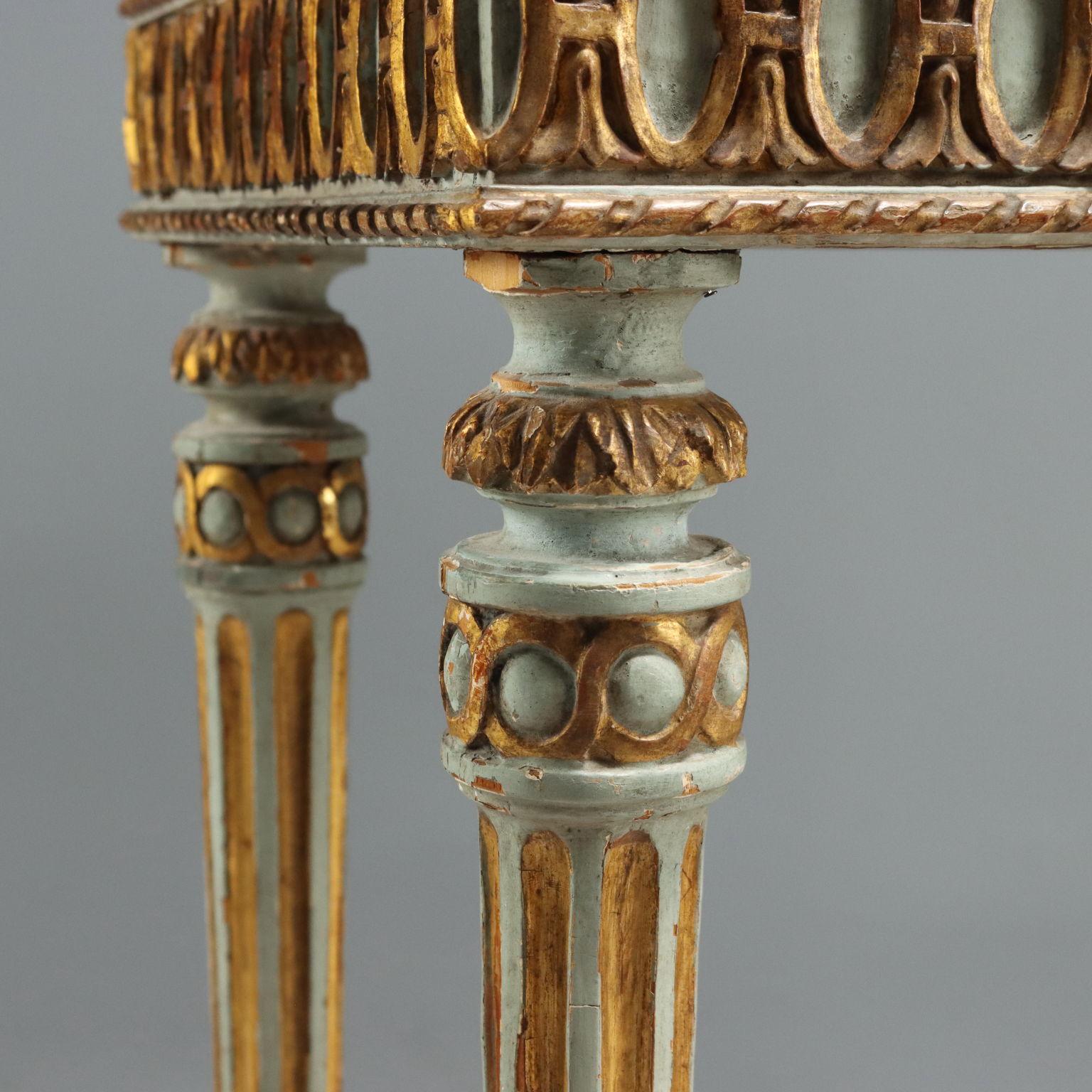 Coffee Table in Neclassical Style Italy Early 20th Century In Fair Condition For Sale In Milano, IT