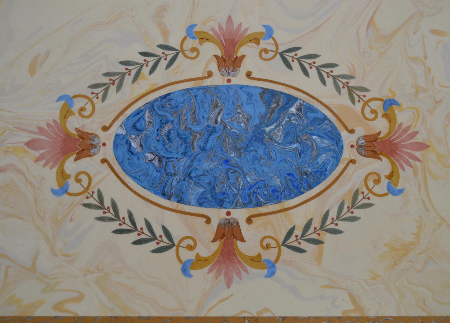 Table basse en travertin, incrustations polychromes de Scagliola, Fait main en Italie Neuf - En vente à Rimini, IT