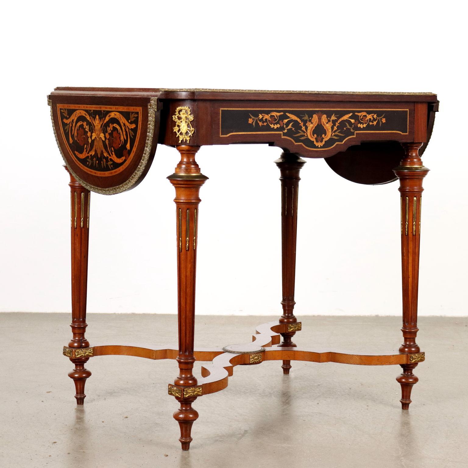 Tavolino Inizi '900 in Stile Neoclassico For Sale 11
