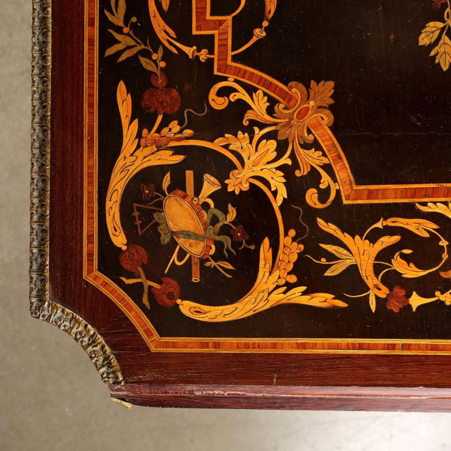 20th Century Tavolino Inizi '900 in Stile Neoclassico For Sale
