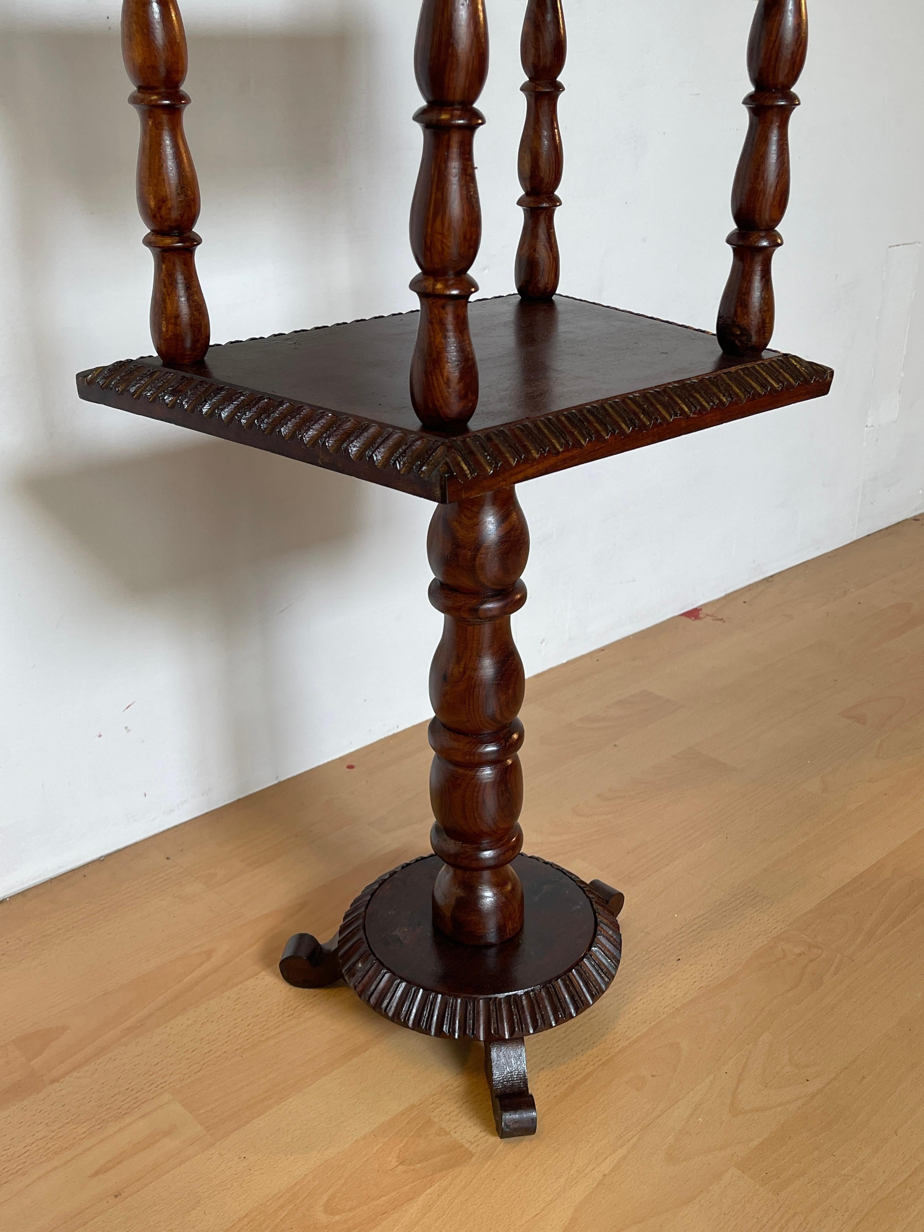 Solid Wood Carved Coffee Table with Three-Foot Base In Excellent Condition For Sale In Cantù, IT