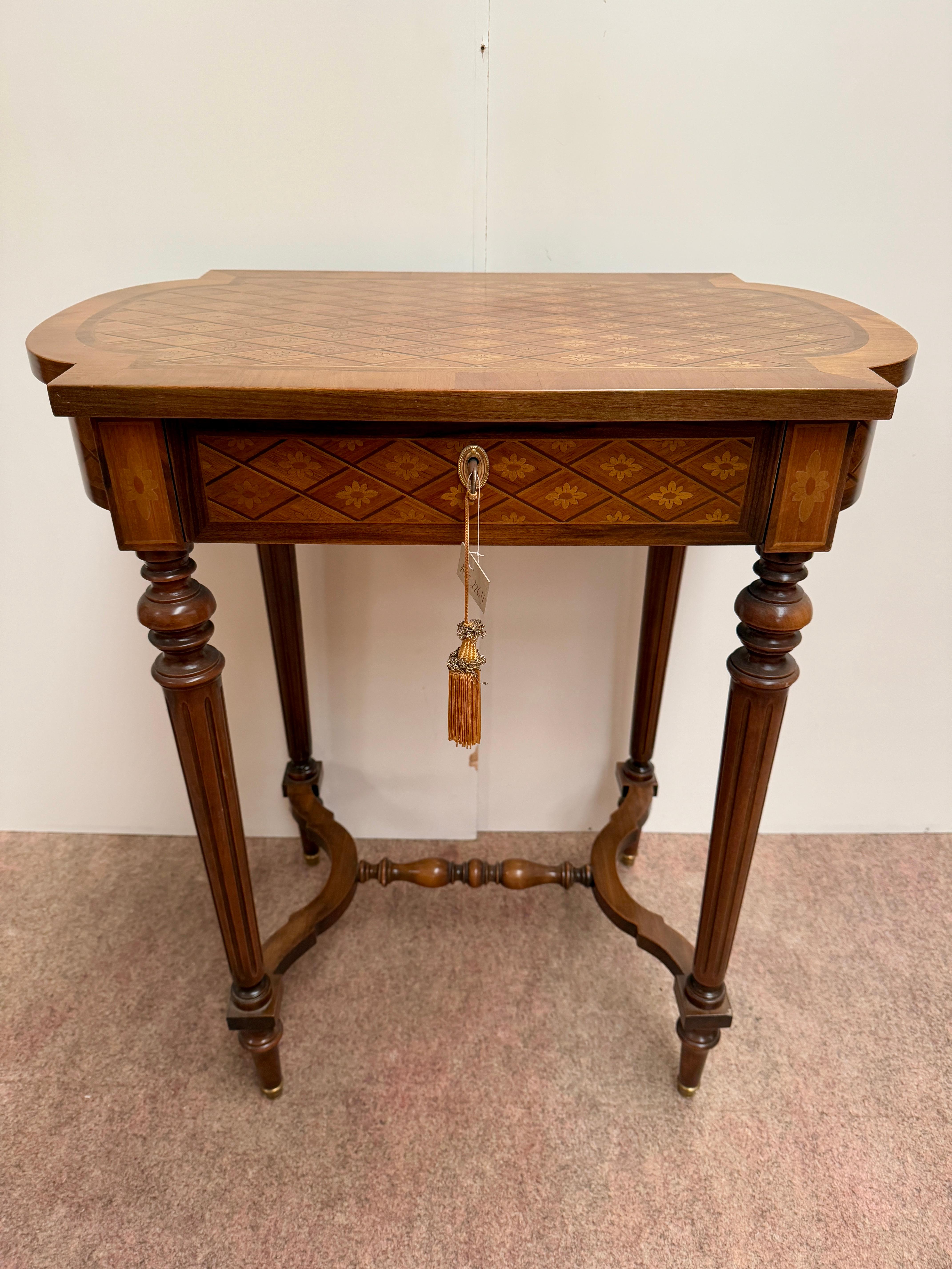 Vintage 1990s Italian inlaid coffee table For Sale 5