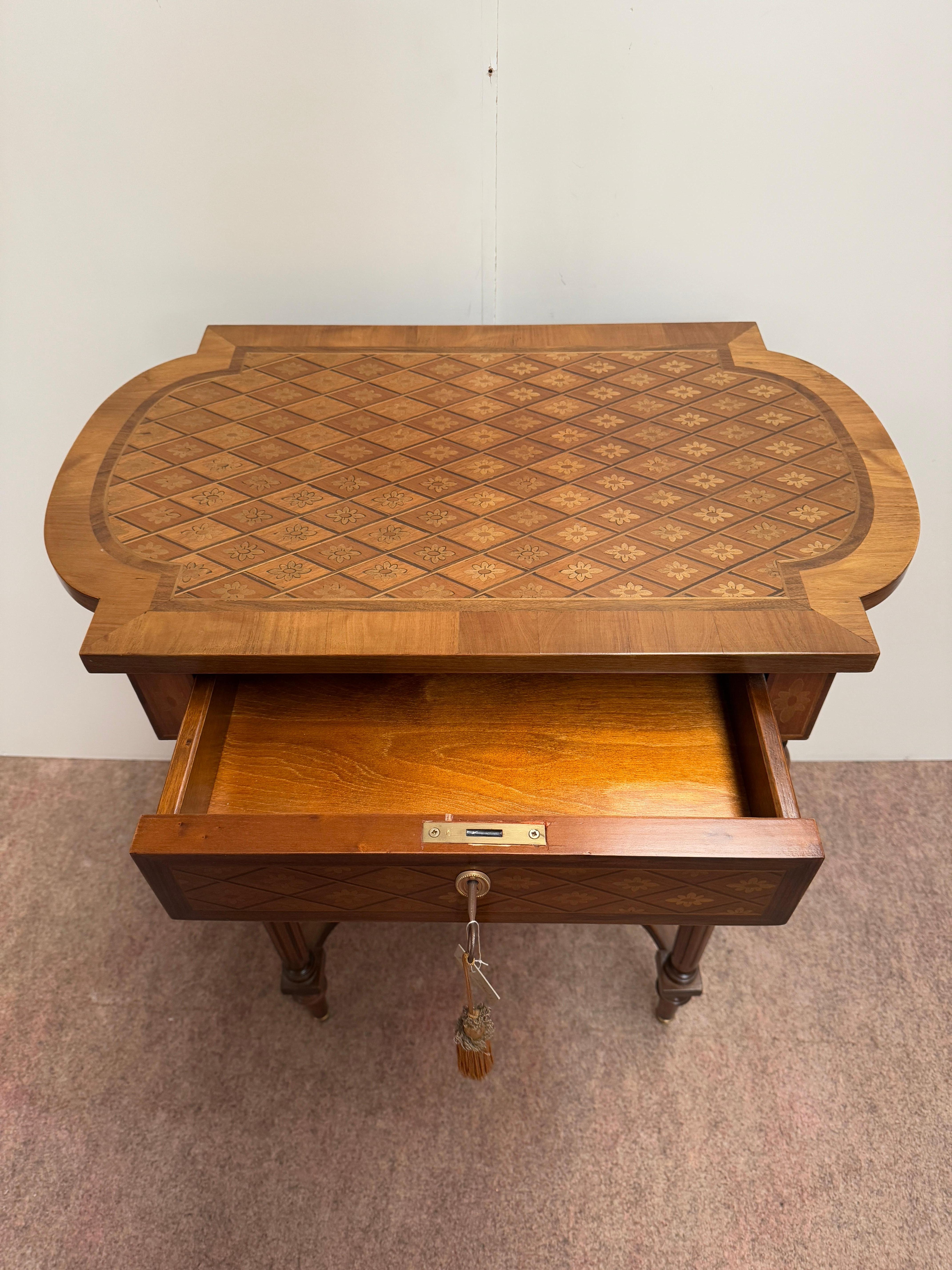 Inlay Vintage 1990s Italian inlaid coffee table For Sale