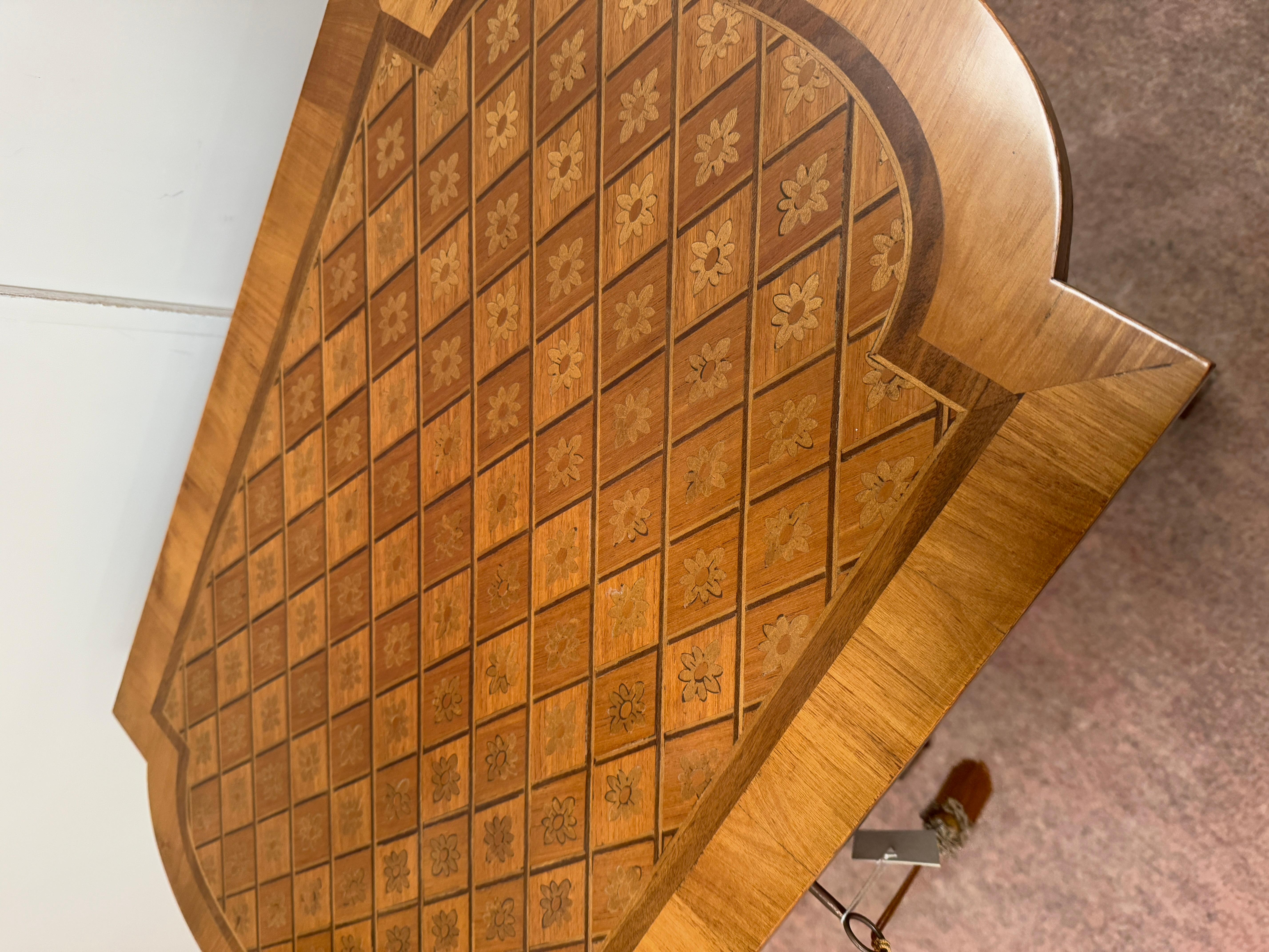 Vintage 1990s Italian inlaid coffee table In Good Condition For Sale In Cantù, IT