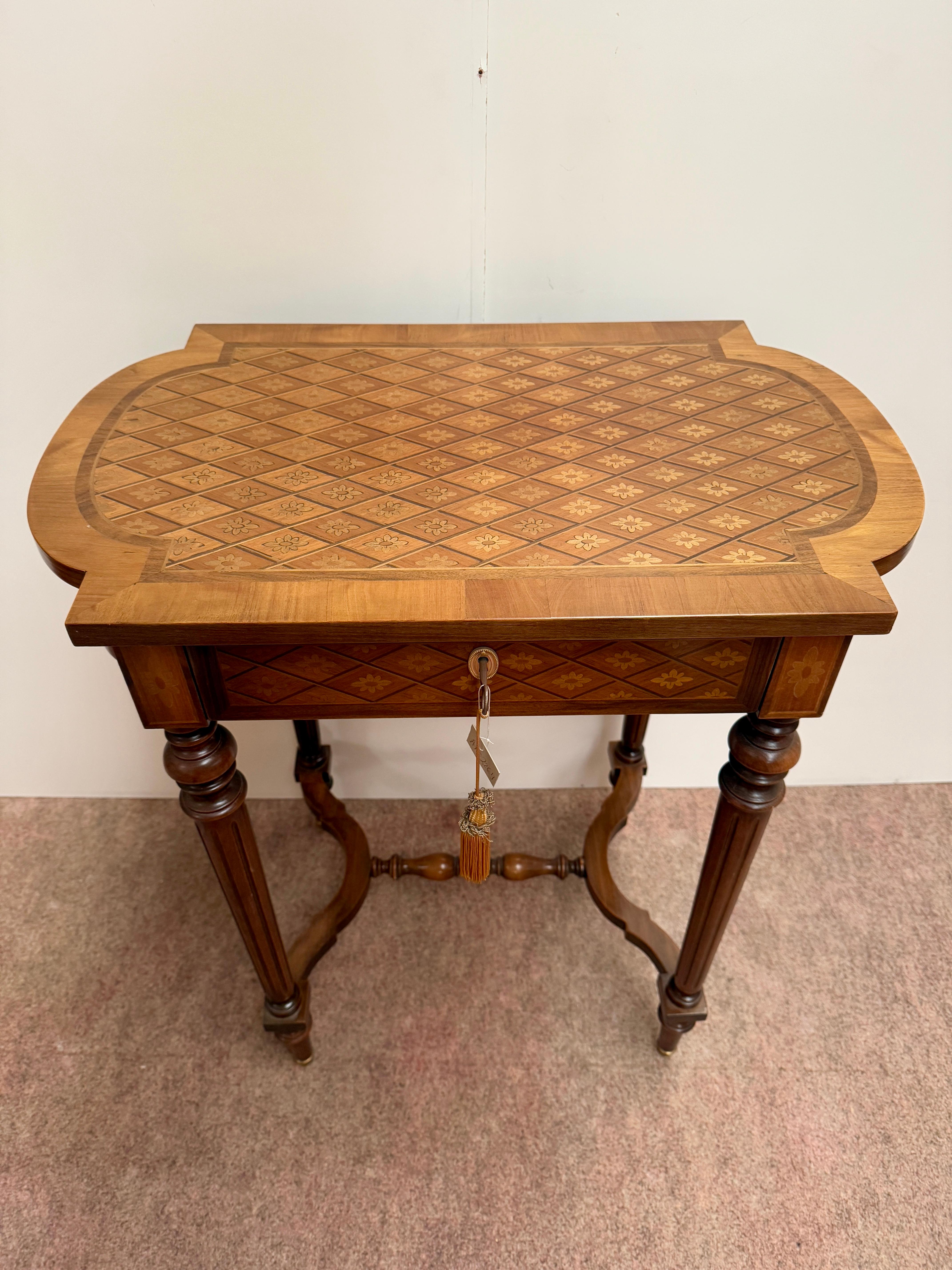 Vintage 1990s Italian inlaid coffee table For Sale 3