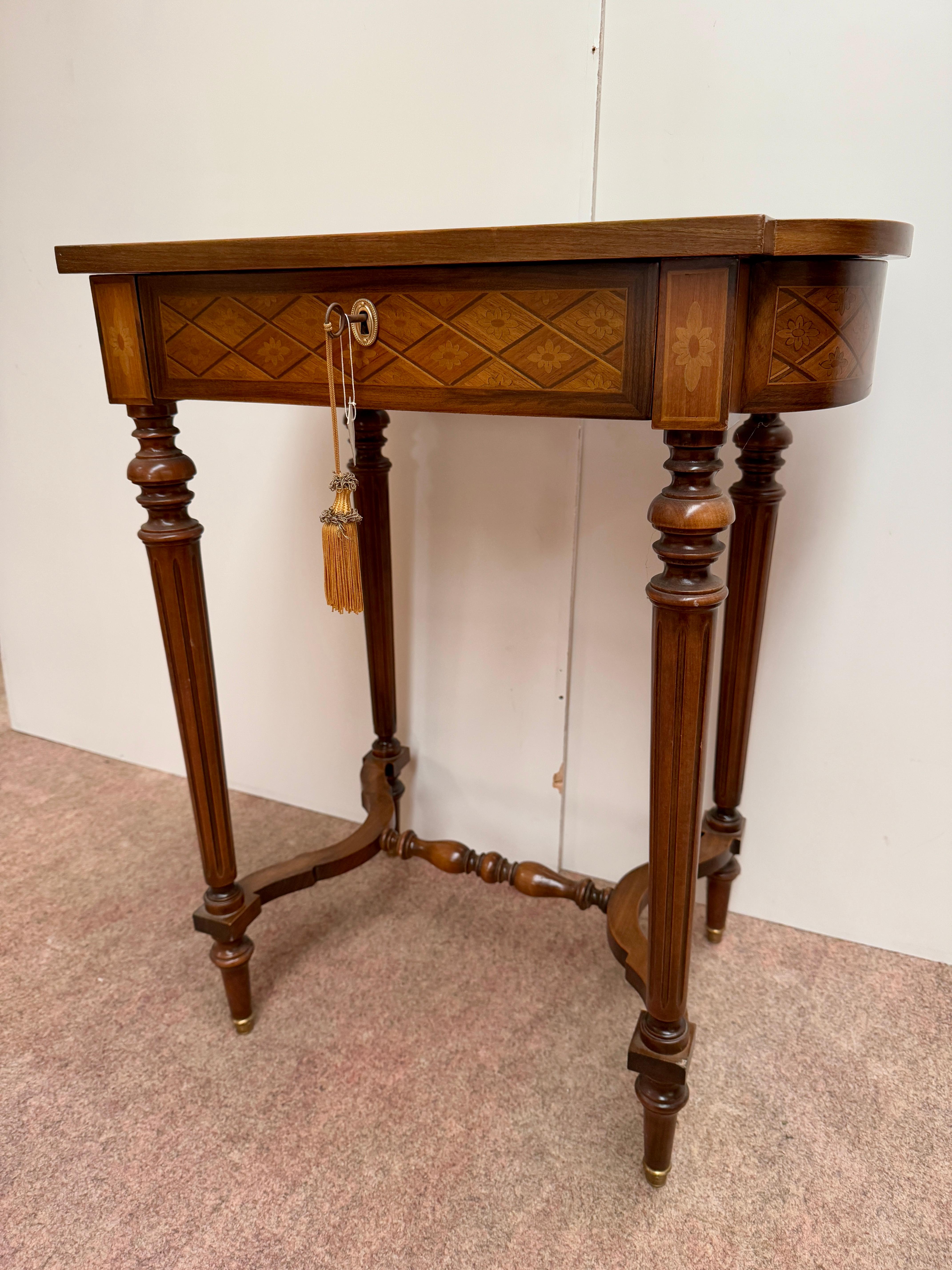 Vintage 1990s Italian inlaid coffee table For Sale 4