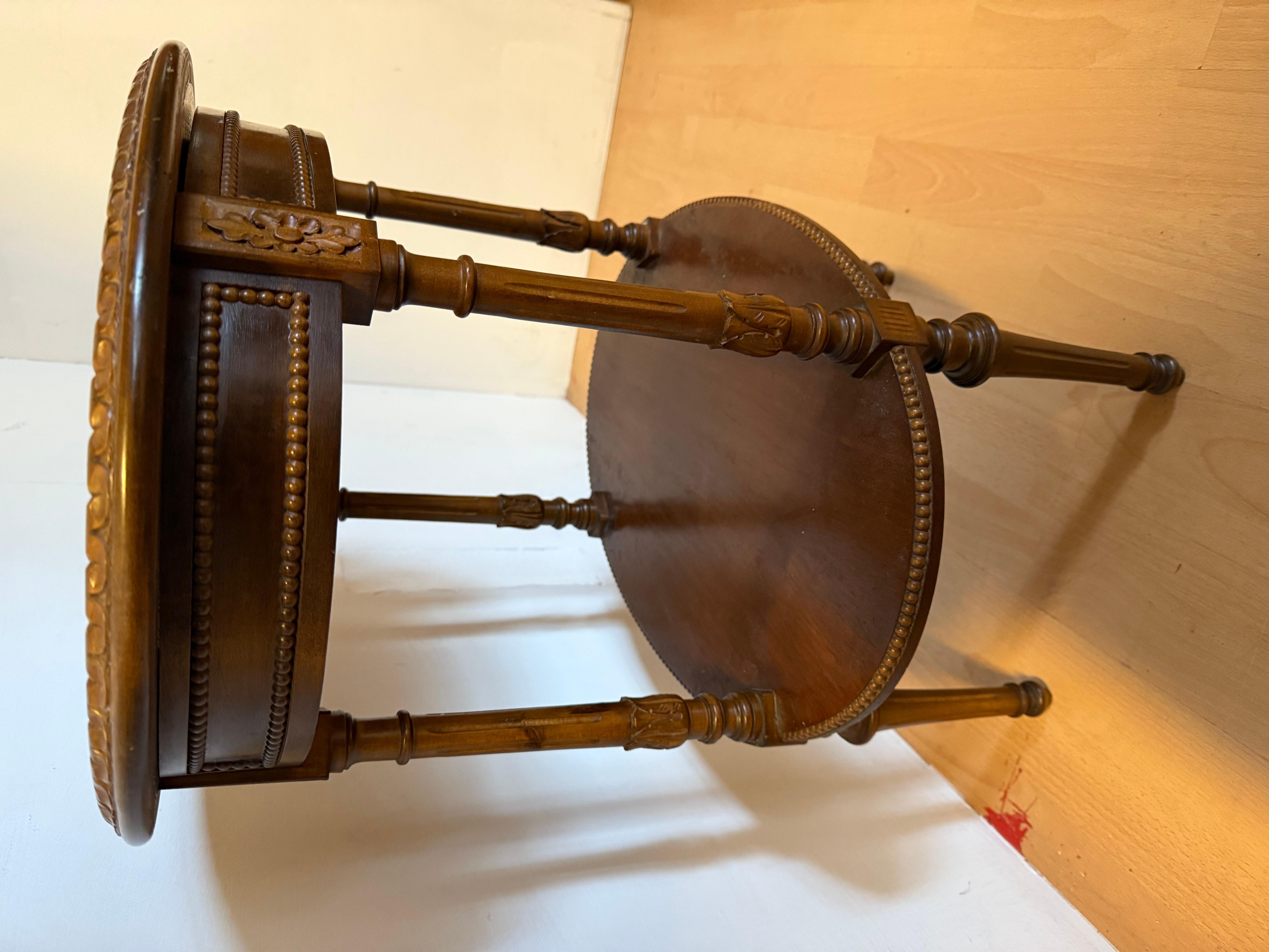 Table basse italienne en noyer avec cassetino 20e siècle en vente 1