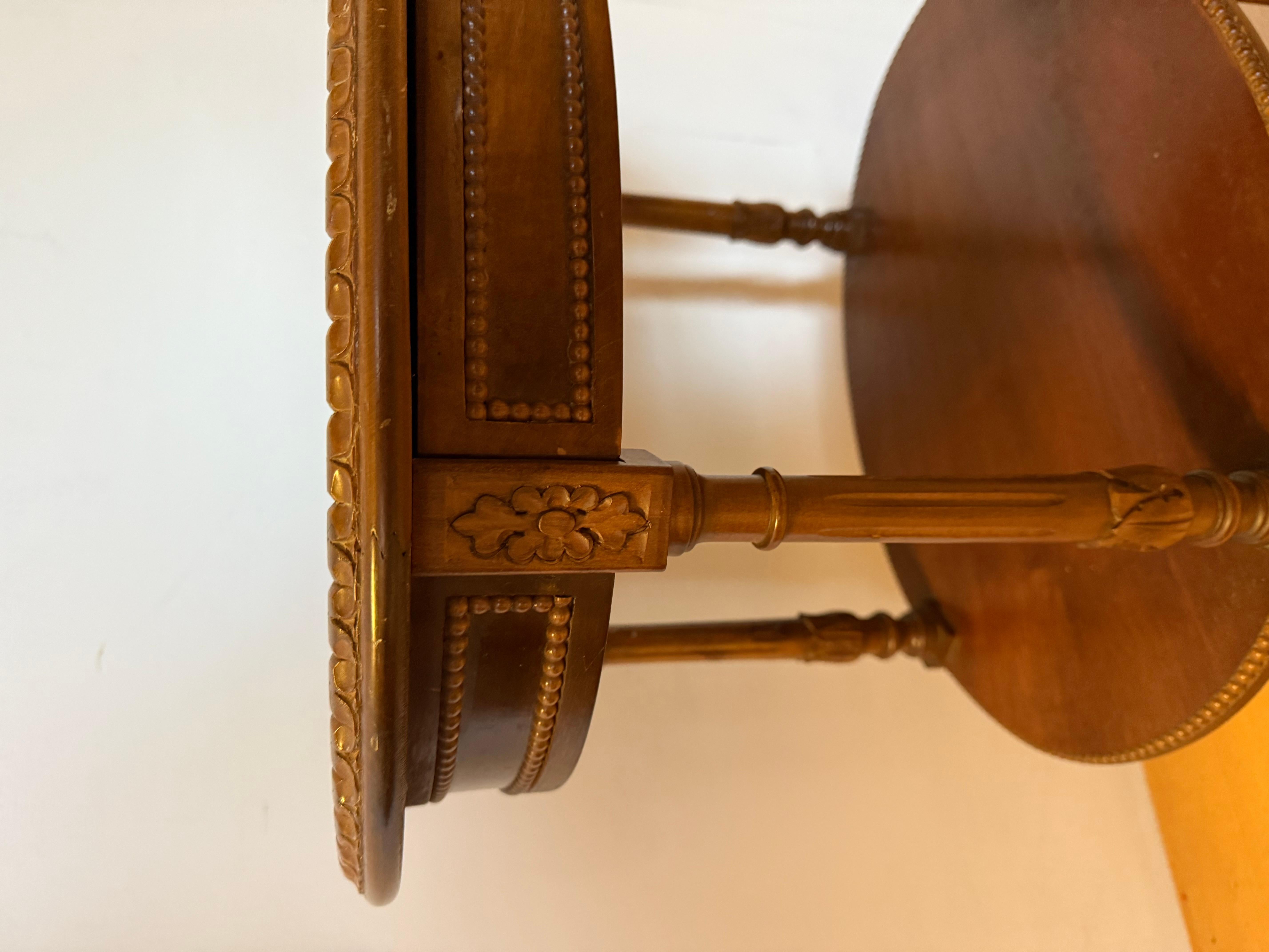 Table basse italienne en noyer avec cassetino 20e siècle en vente 2